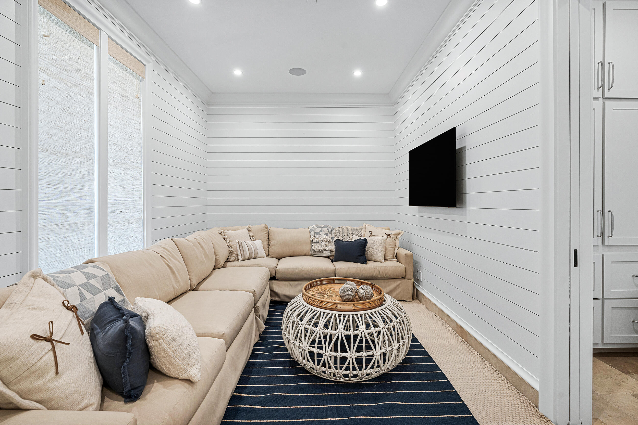 PARADISE BY THE SEA - Residential