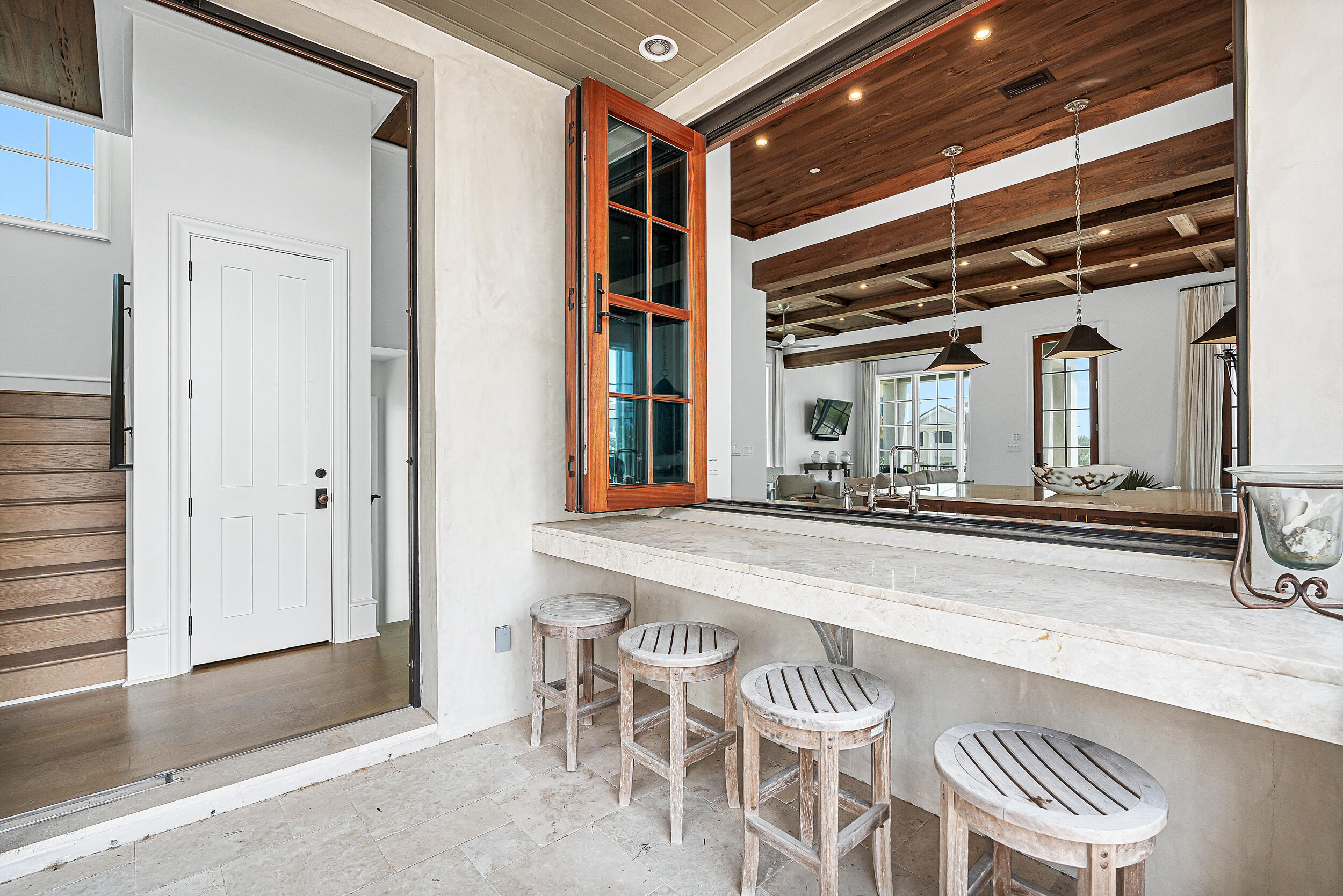 PARADISE BY THE SEA - Residential