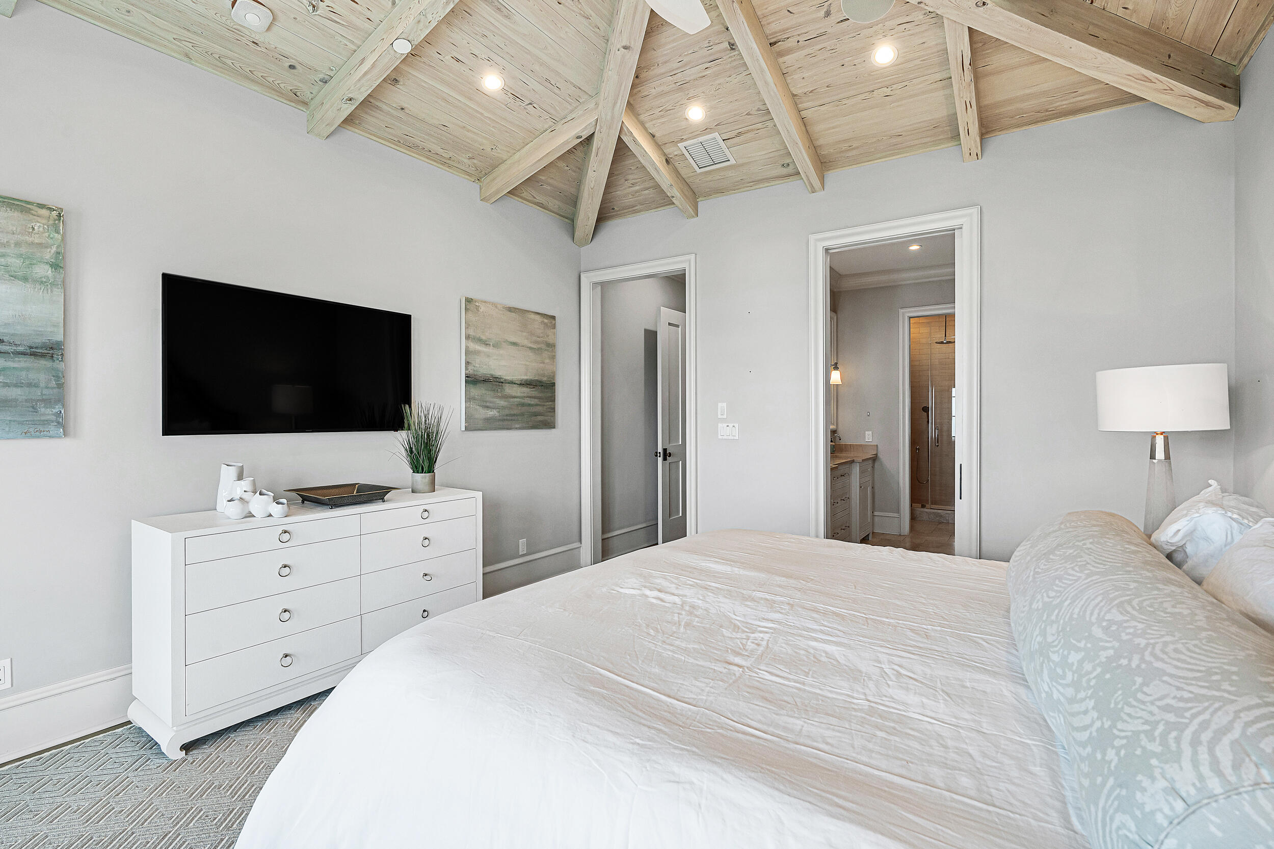 PARADISE BY THE SEA - Residential