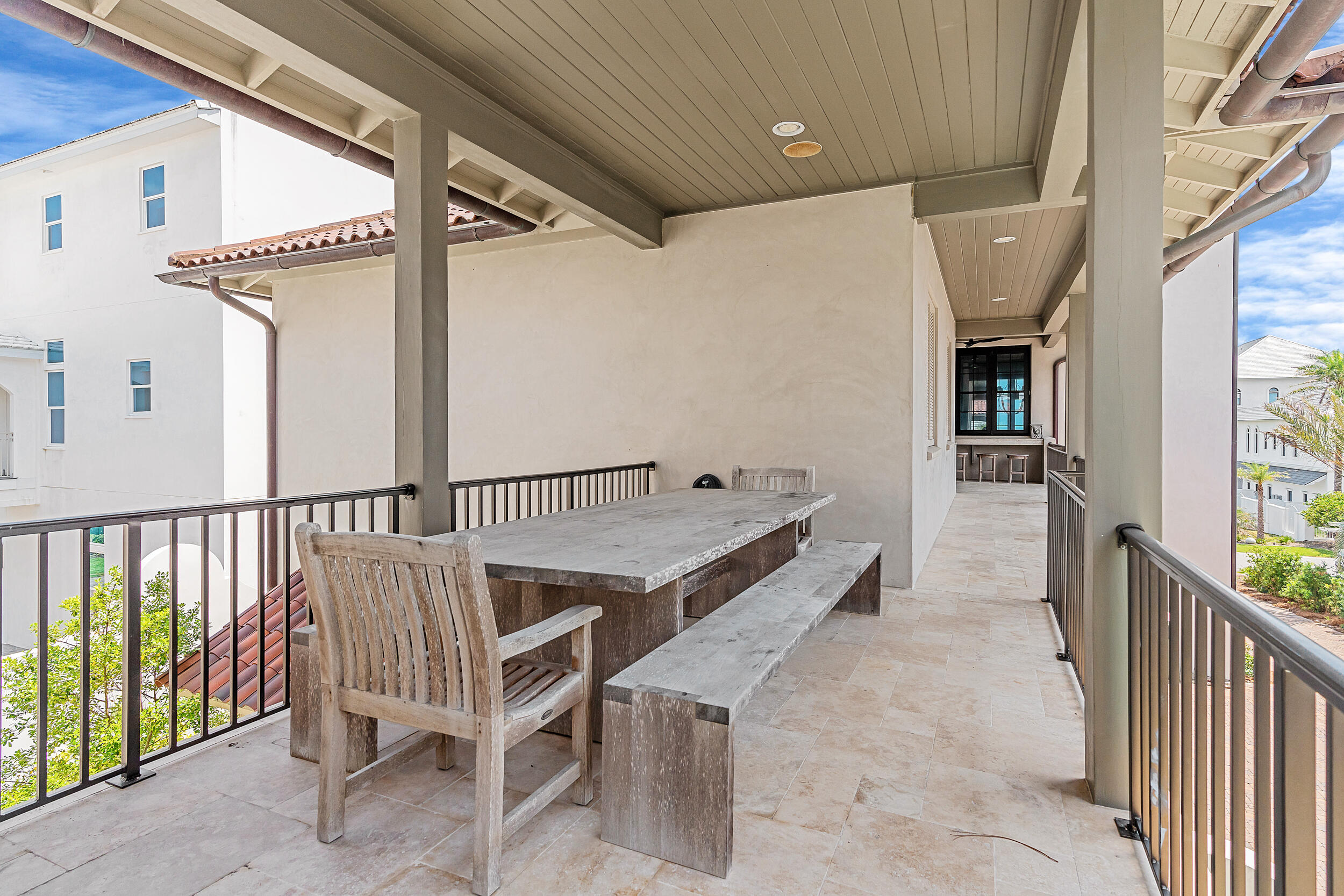 PARADISE BY THE SEA - Residential