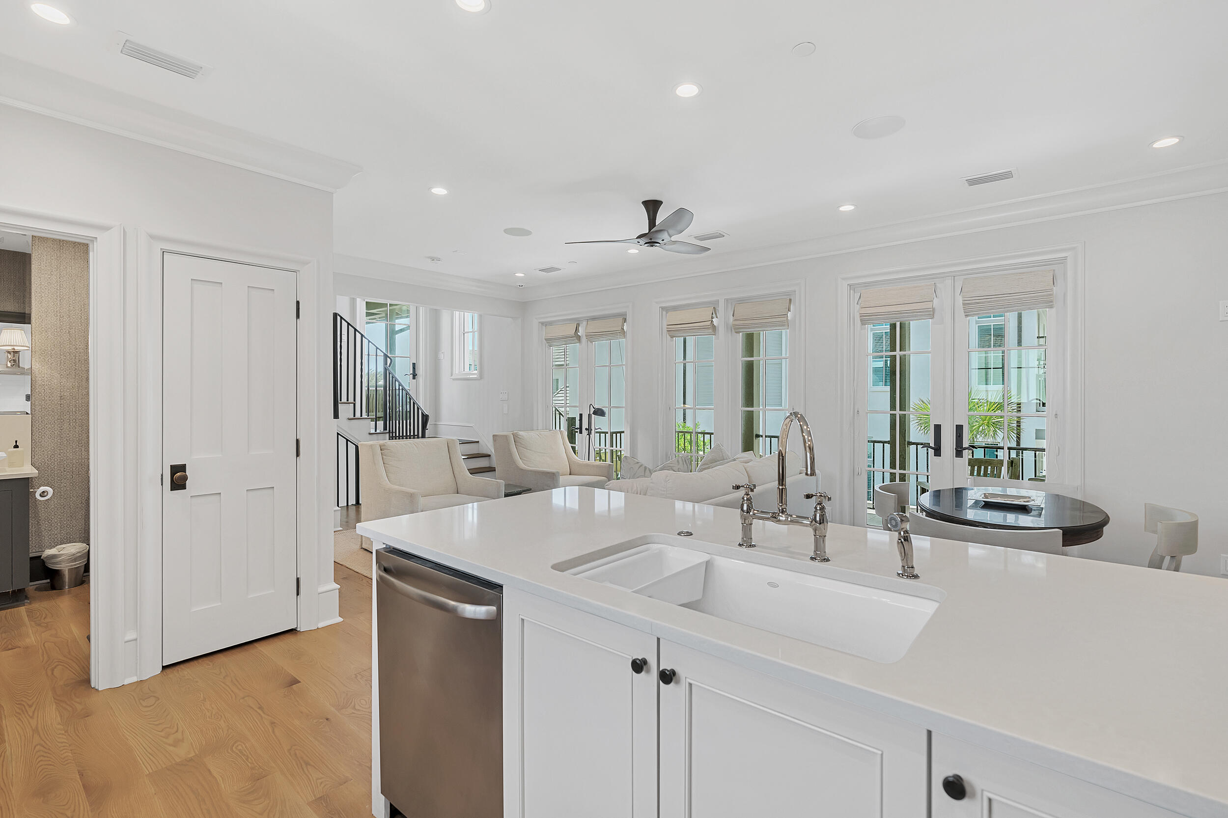 PARADISE BY THE SEA - Residential