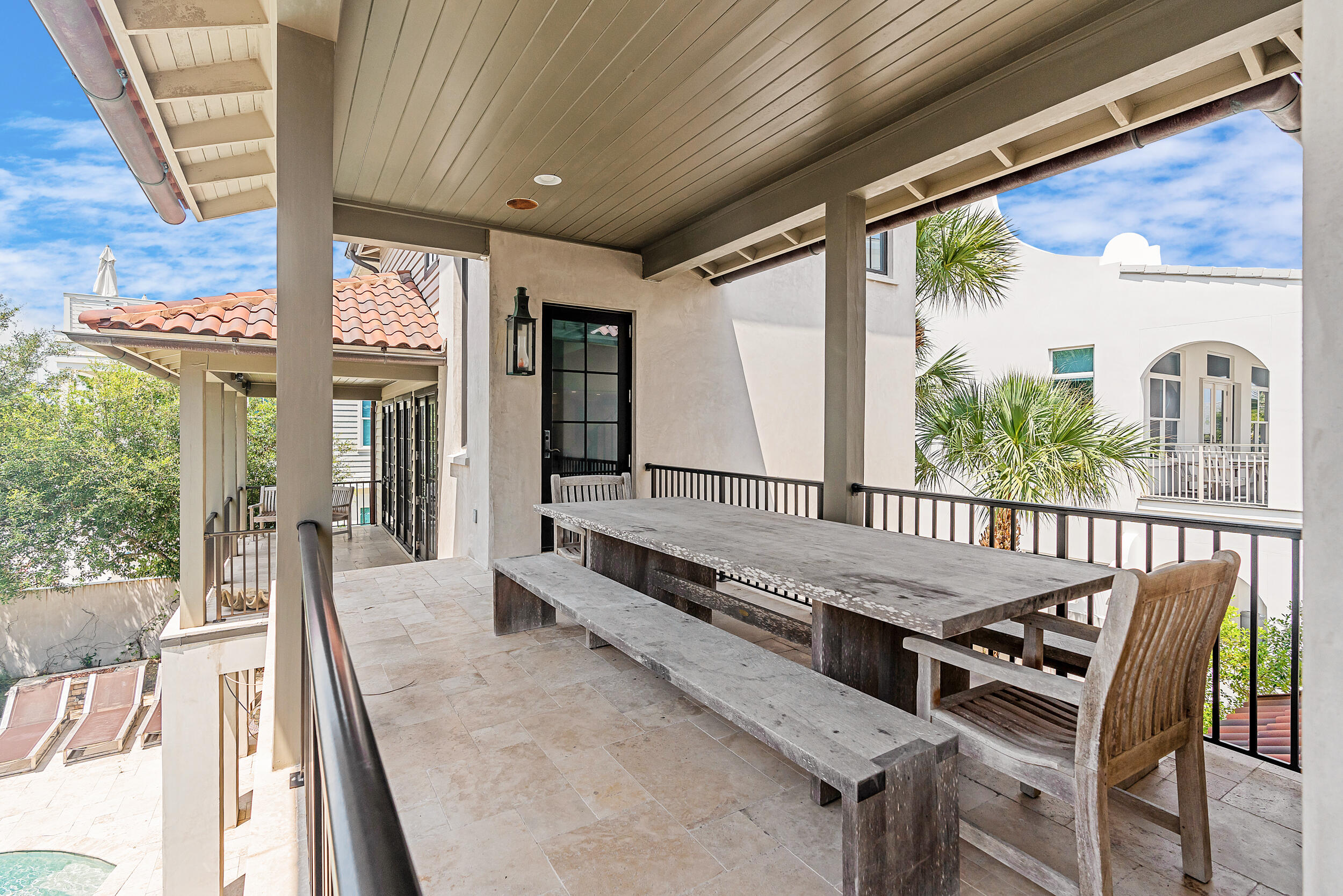 PARADISE BY THE SEA - Residential
