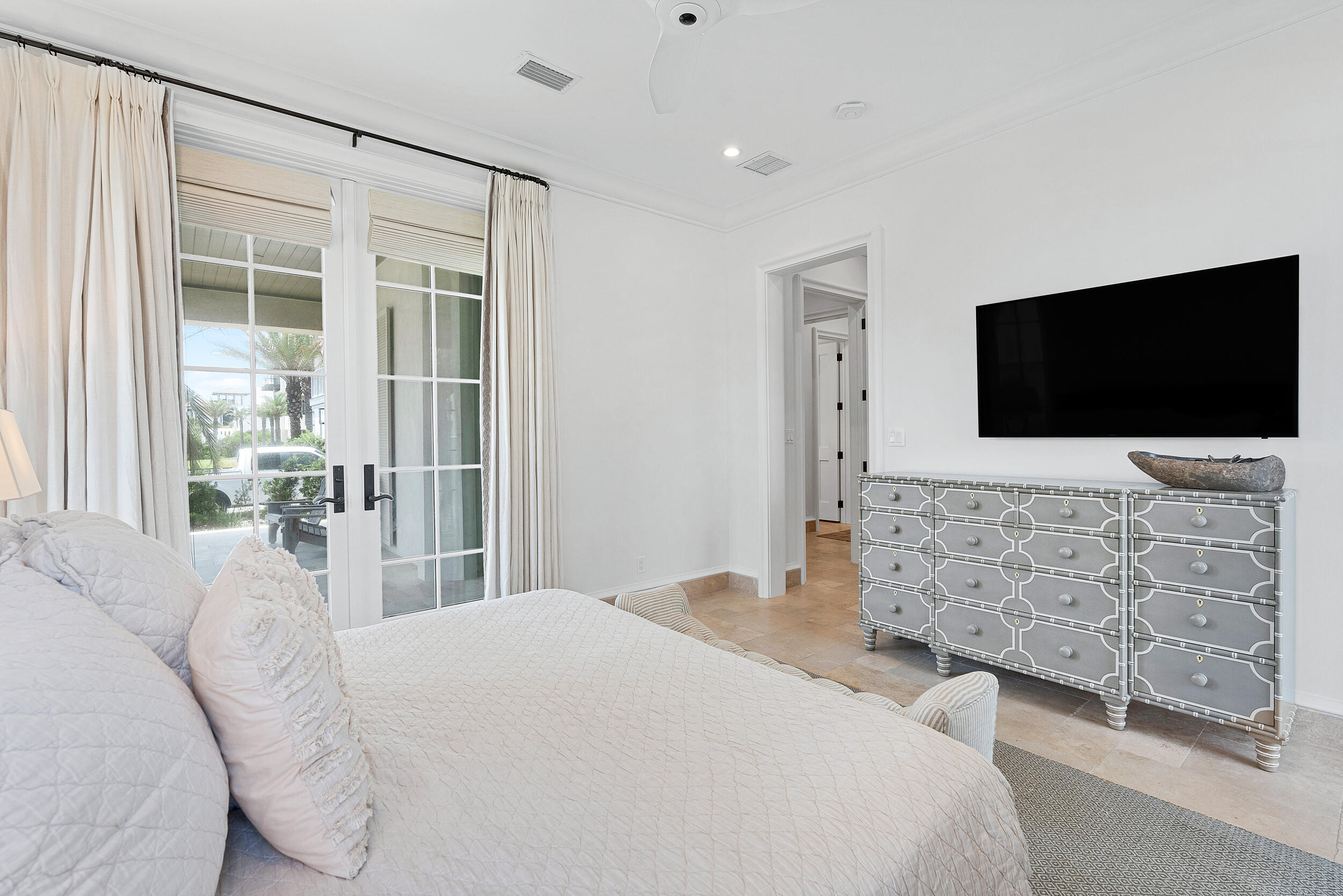 PARADISE BY THE SEA - Residential