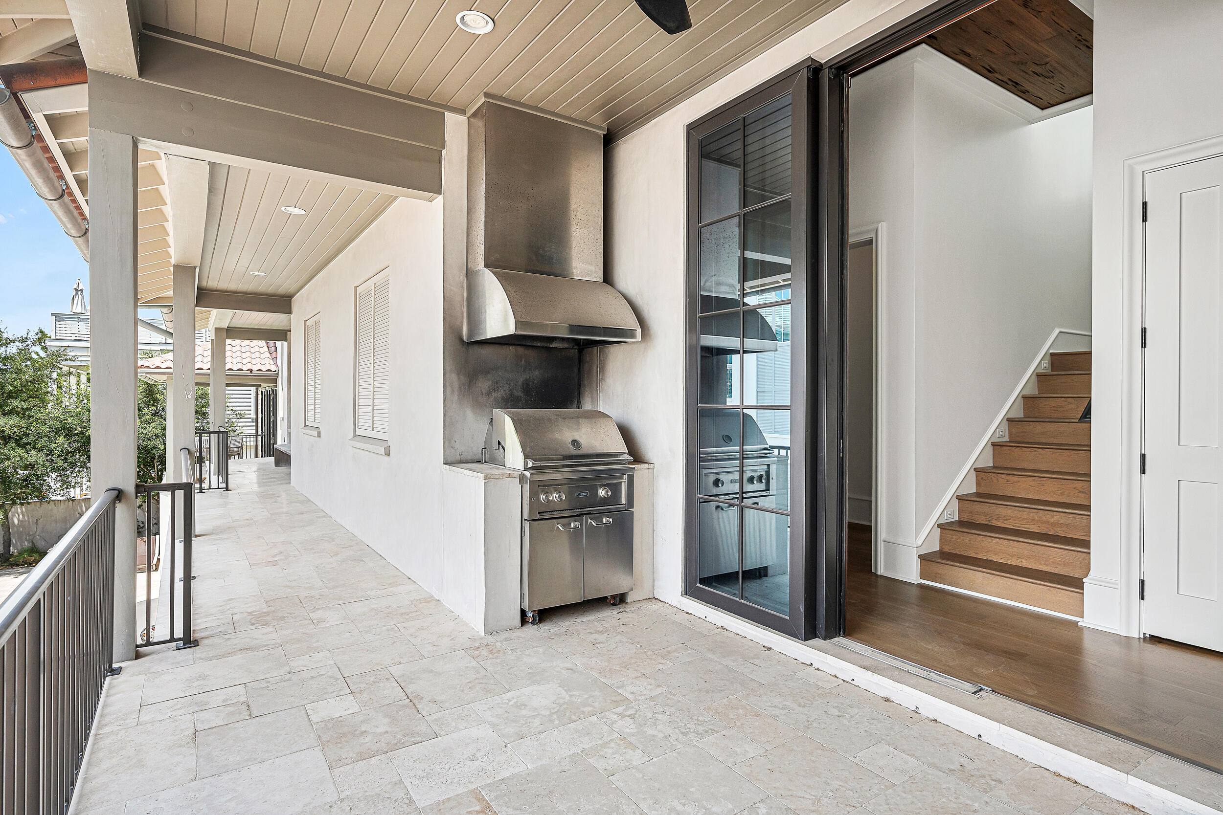 PARADISE BY THE SEA - Residential