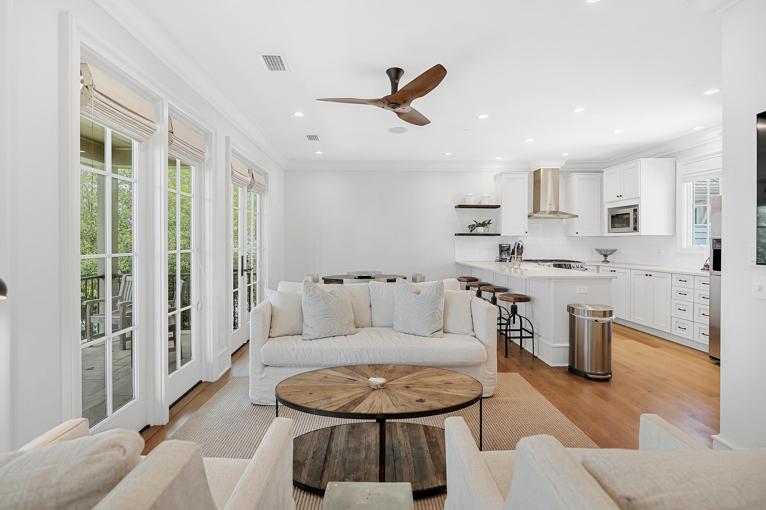 PARADISE BY THE SEA - Residential