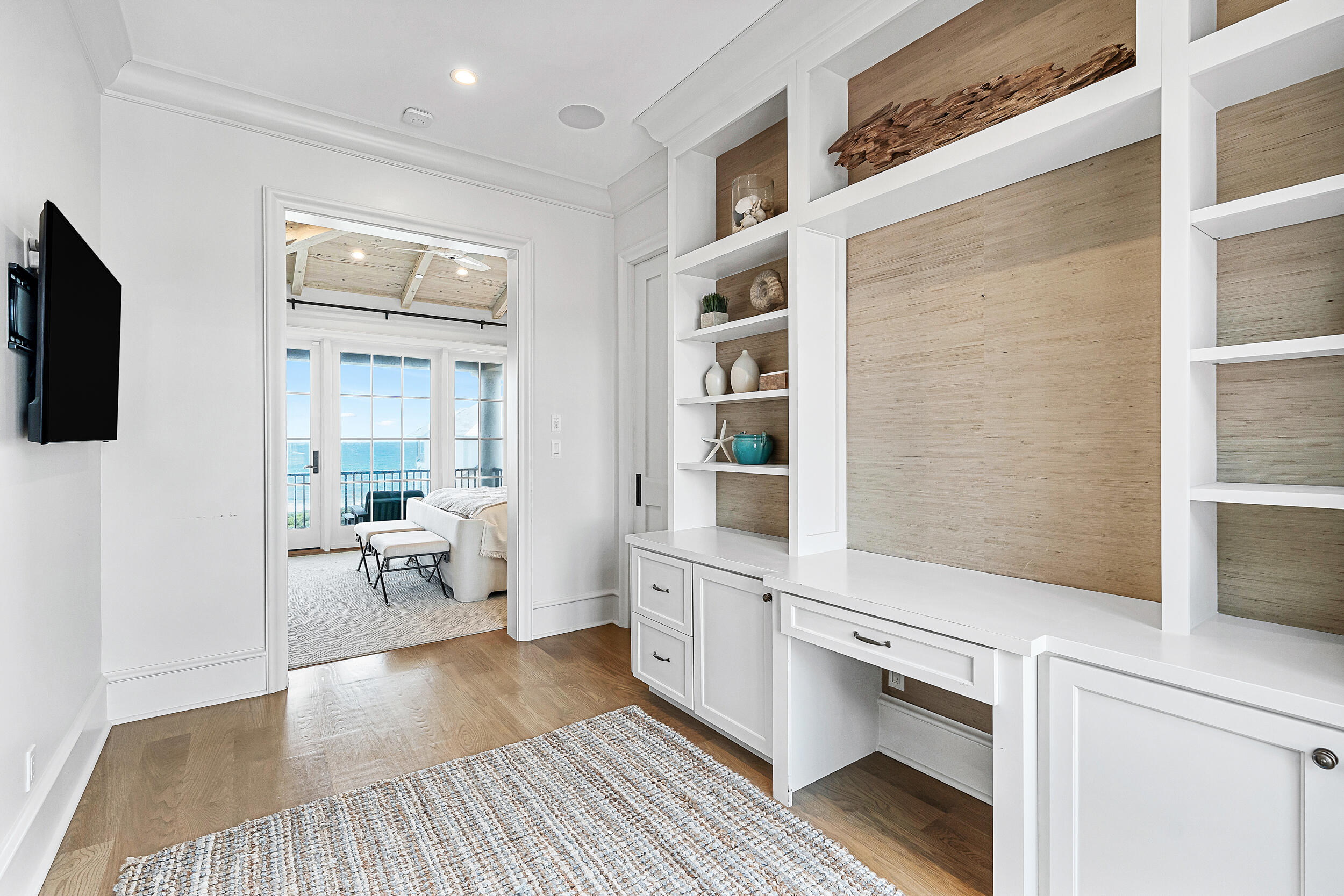 PARADISE BY THE SEA - Residential