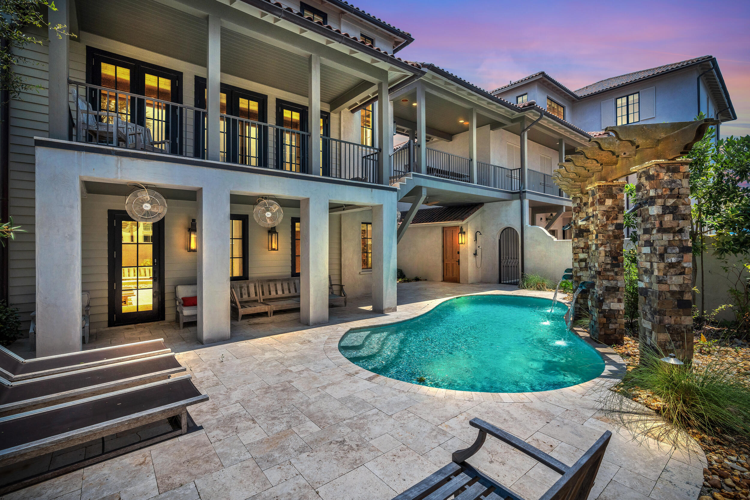 PARADISE BY THE SEA - Residential