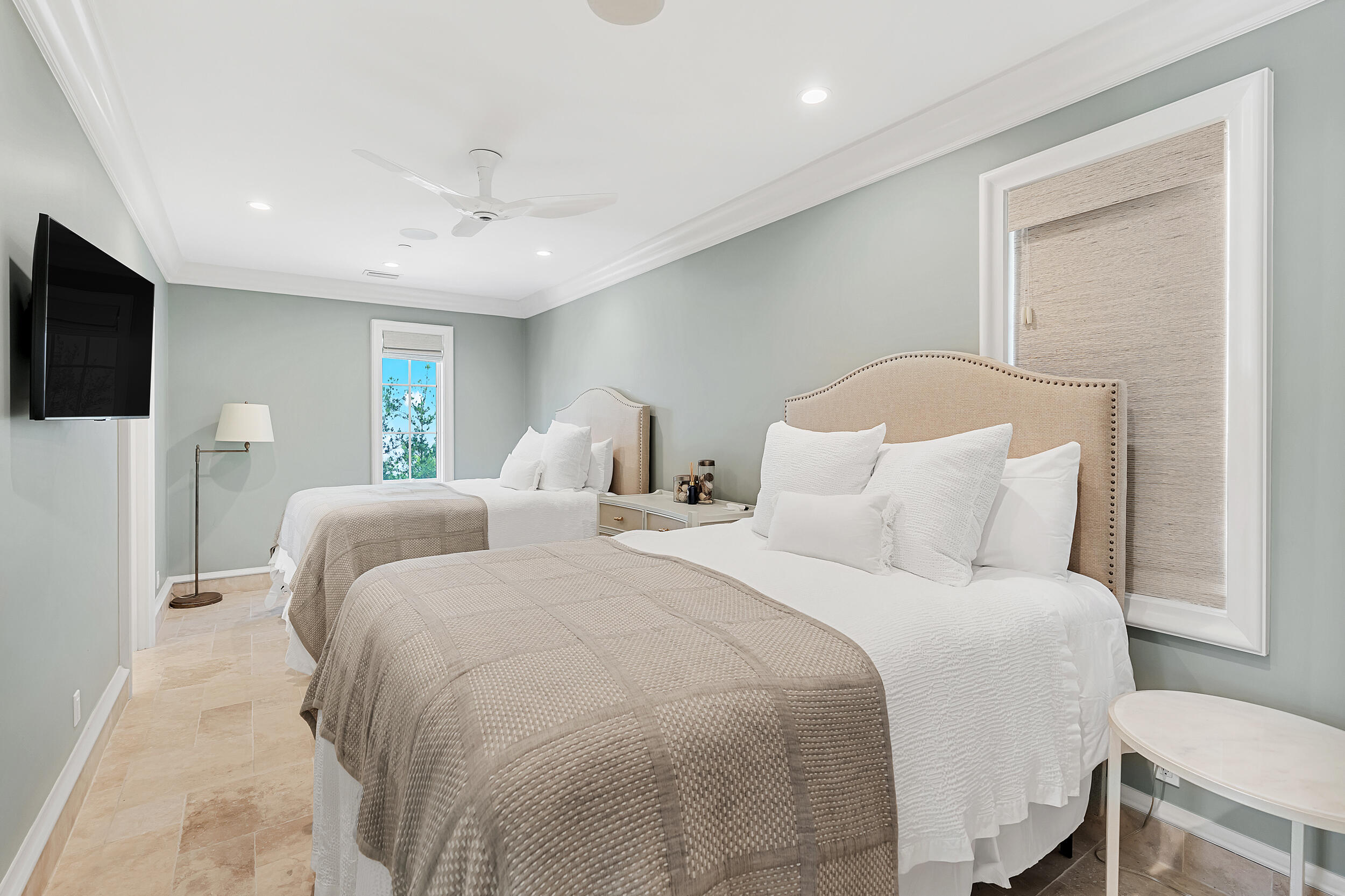 PARADISE BY THE SEA - Residential