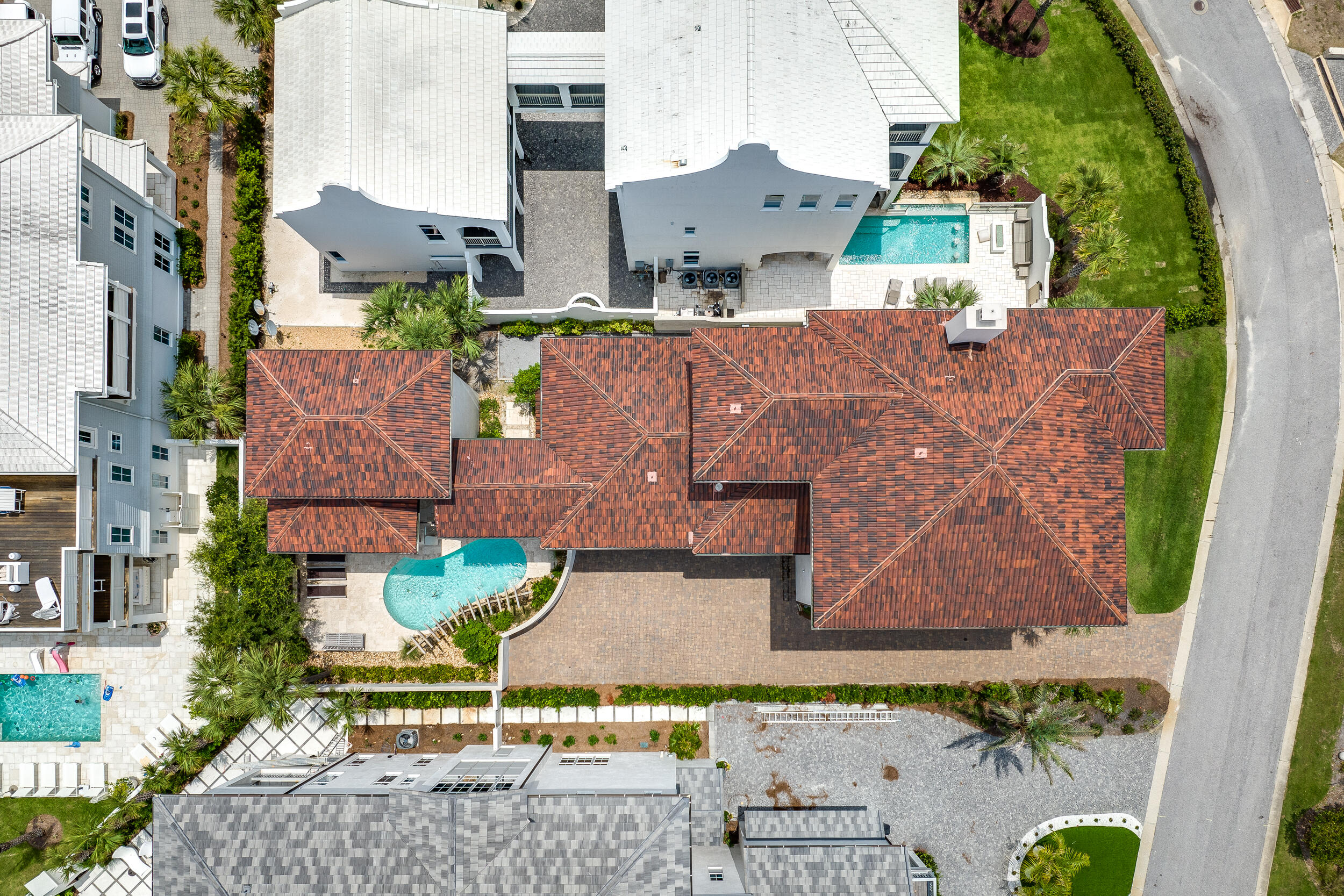 PARADISE BY THE SEA - Residential