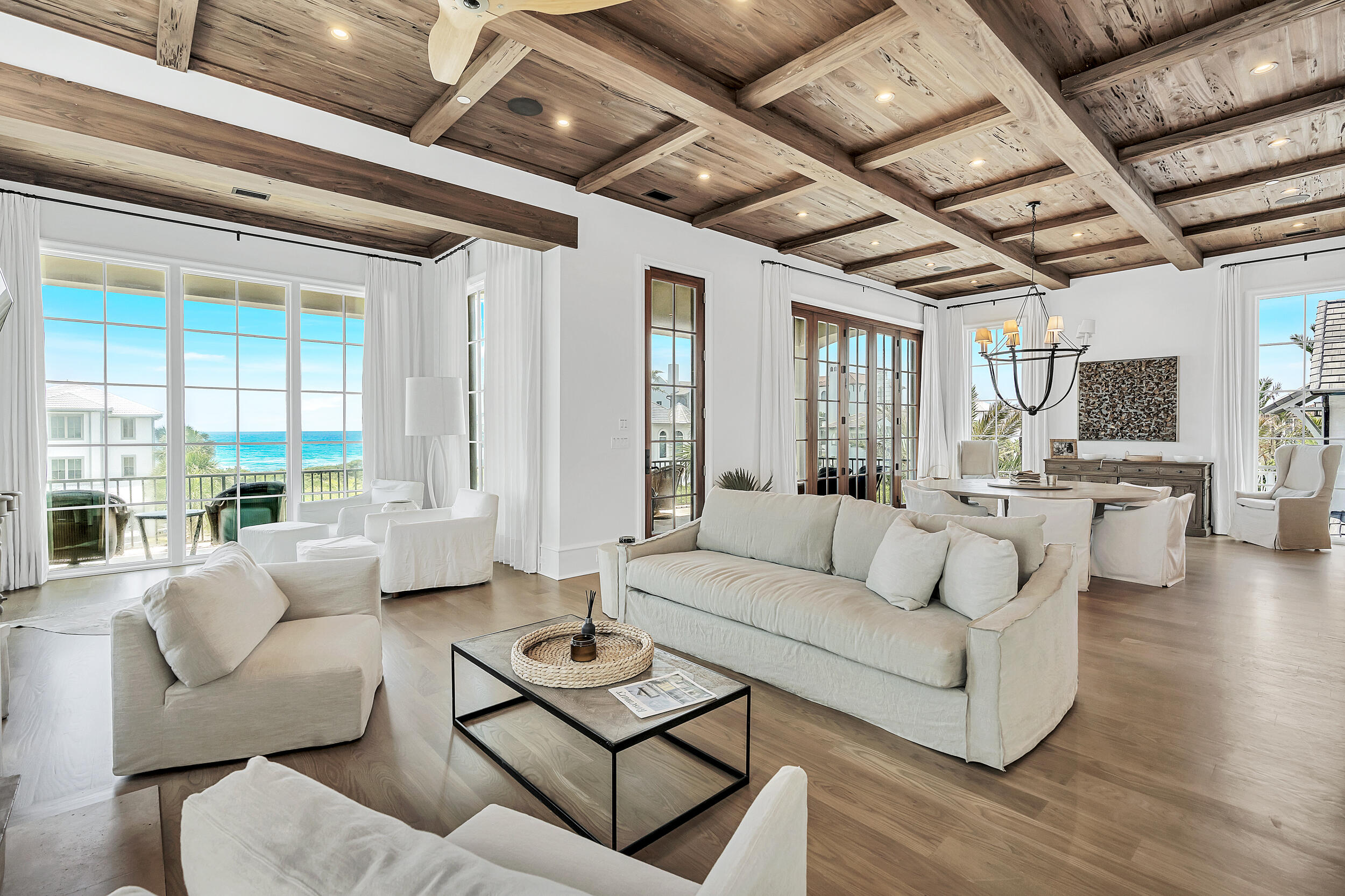 PARADISE BY THE SEA - Residential