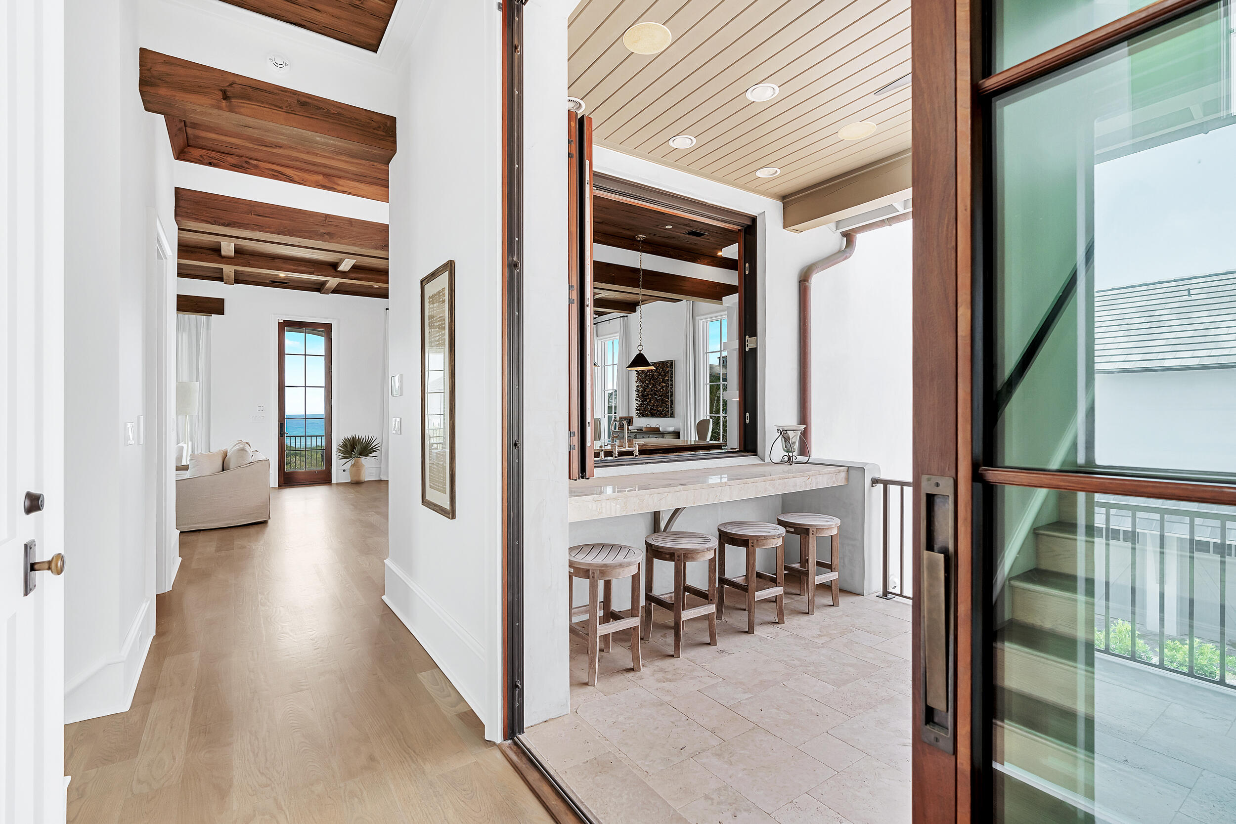 PARADISE BY THE SEA - Residential