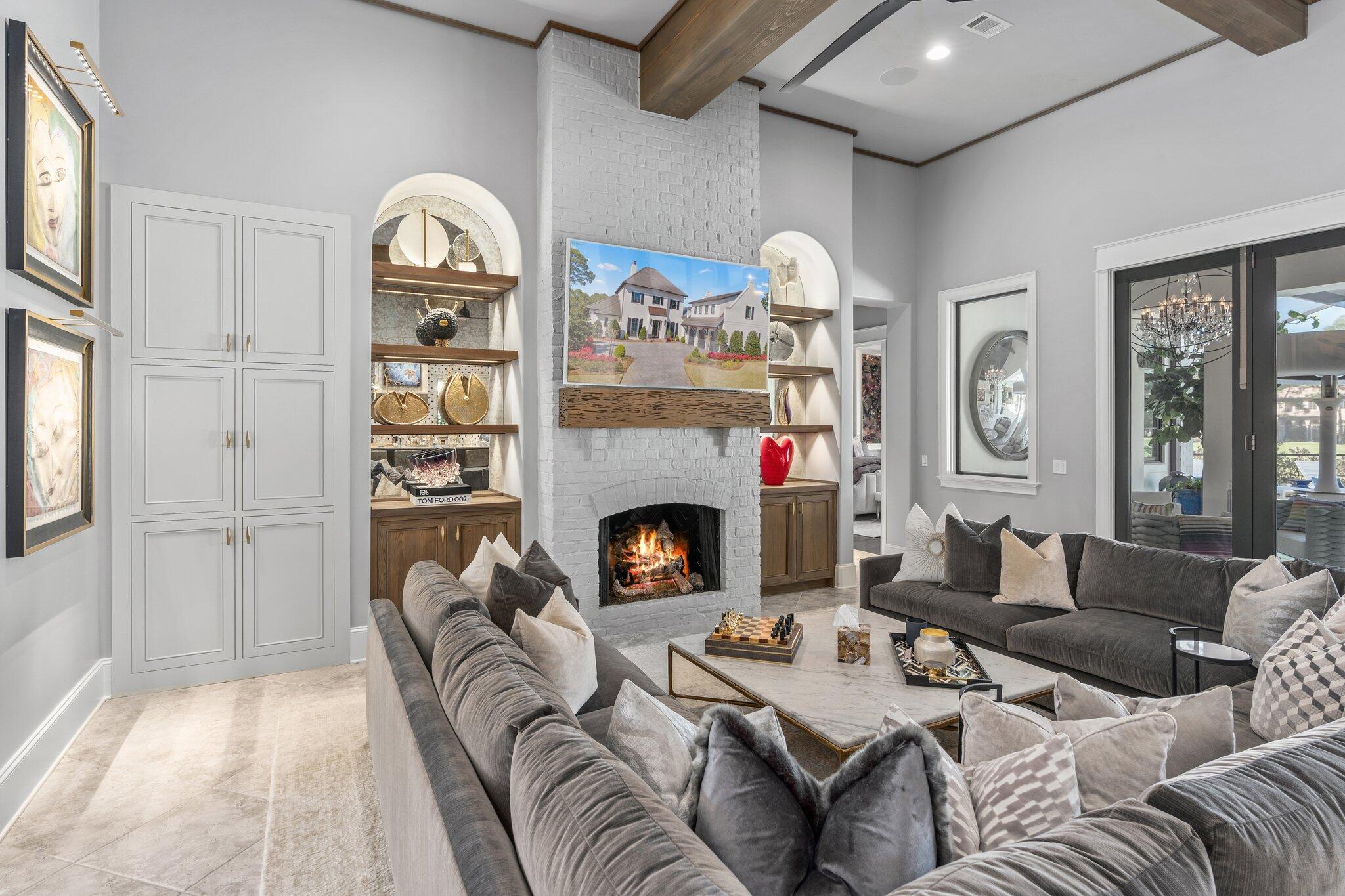 BURNT PINE - Residential