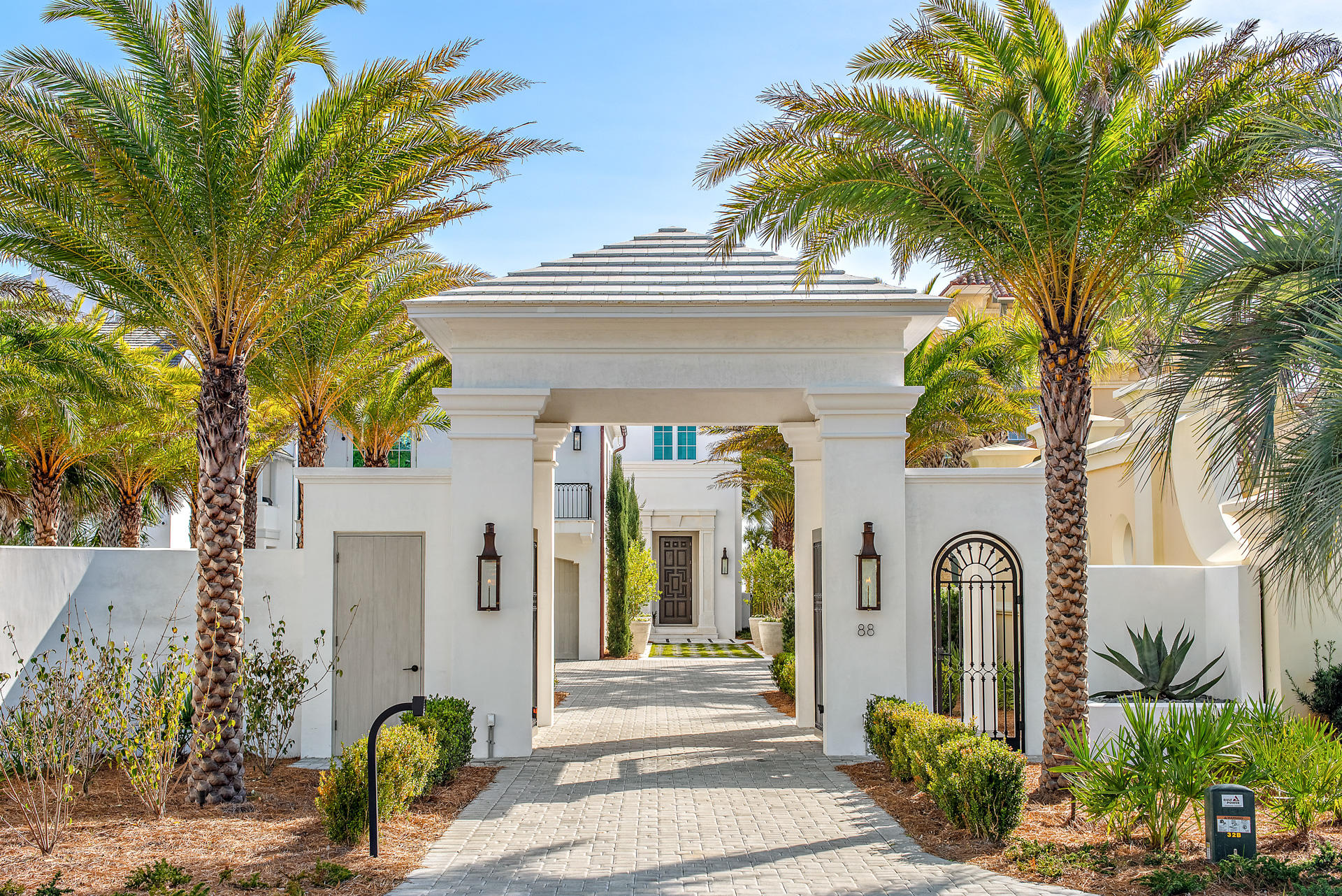 PARADISE BY THE SEA - Residential