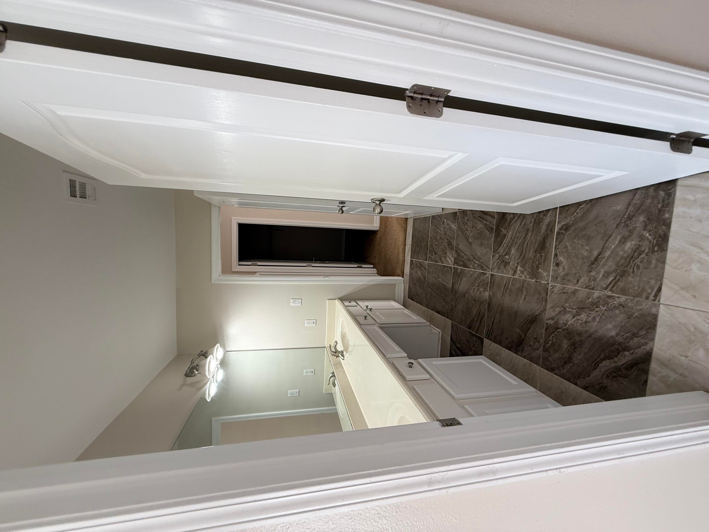 BRIDGEPORT COLONY - Residential Lease