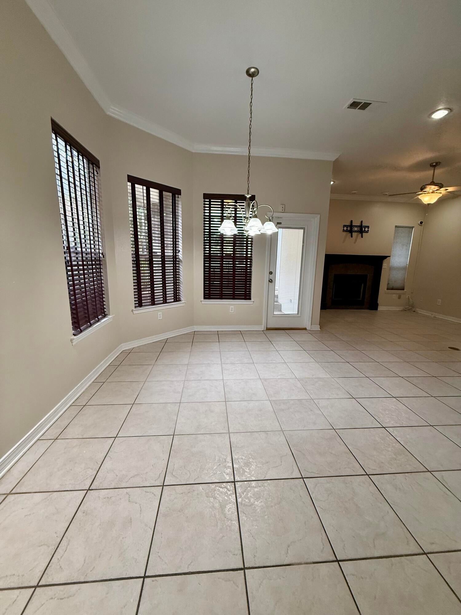 BRIDGEPORT COLONY - Residential Lease