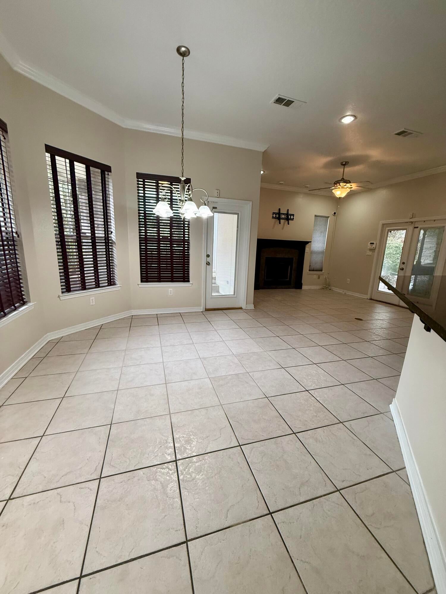 BRIDGEPORT COLONY - Residential Lease