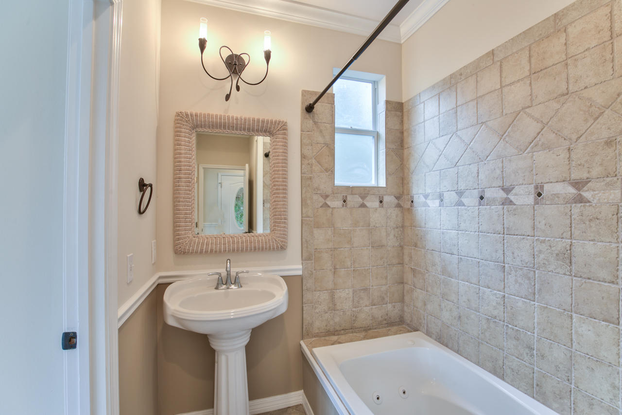 BAY PINE SHORES - Residential