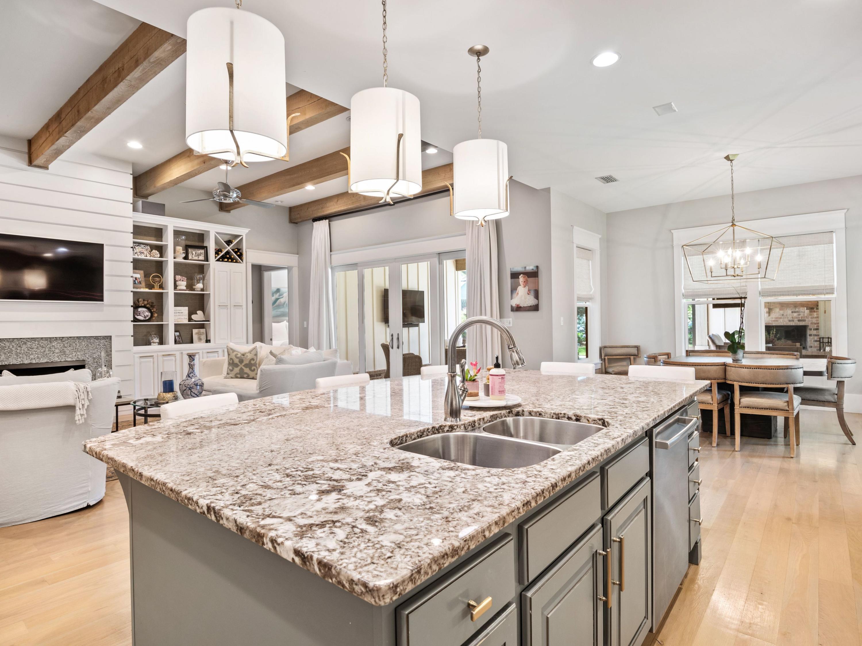 SEAGROVE VILLAGE 7TH ADD - Residential