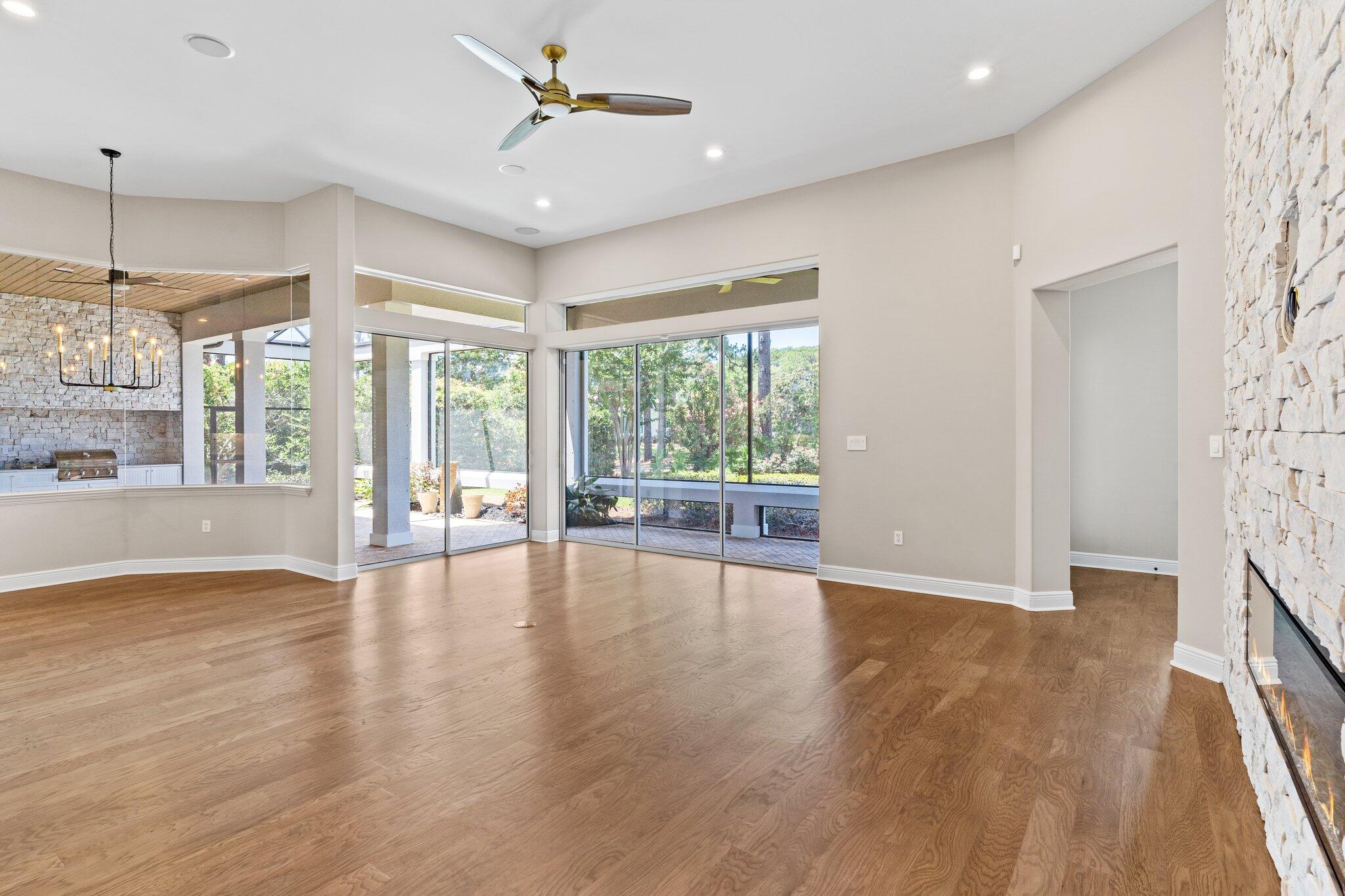 BURNT PINE - Residential