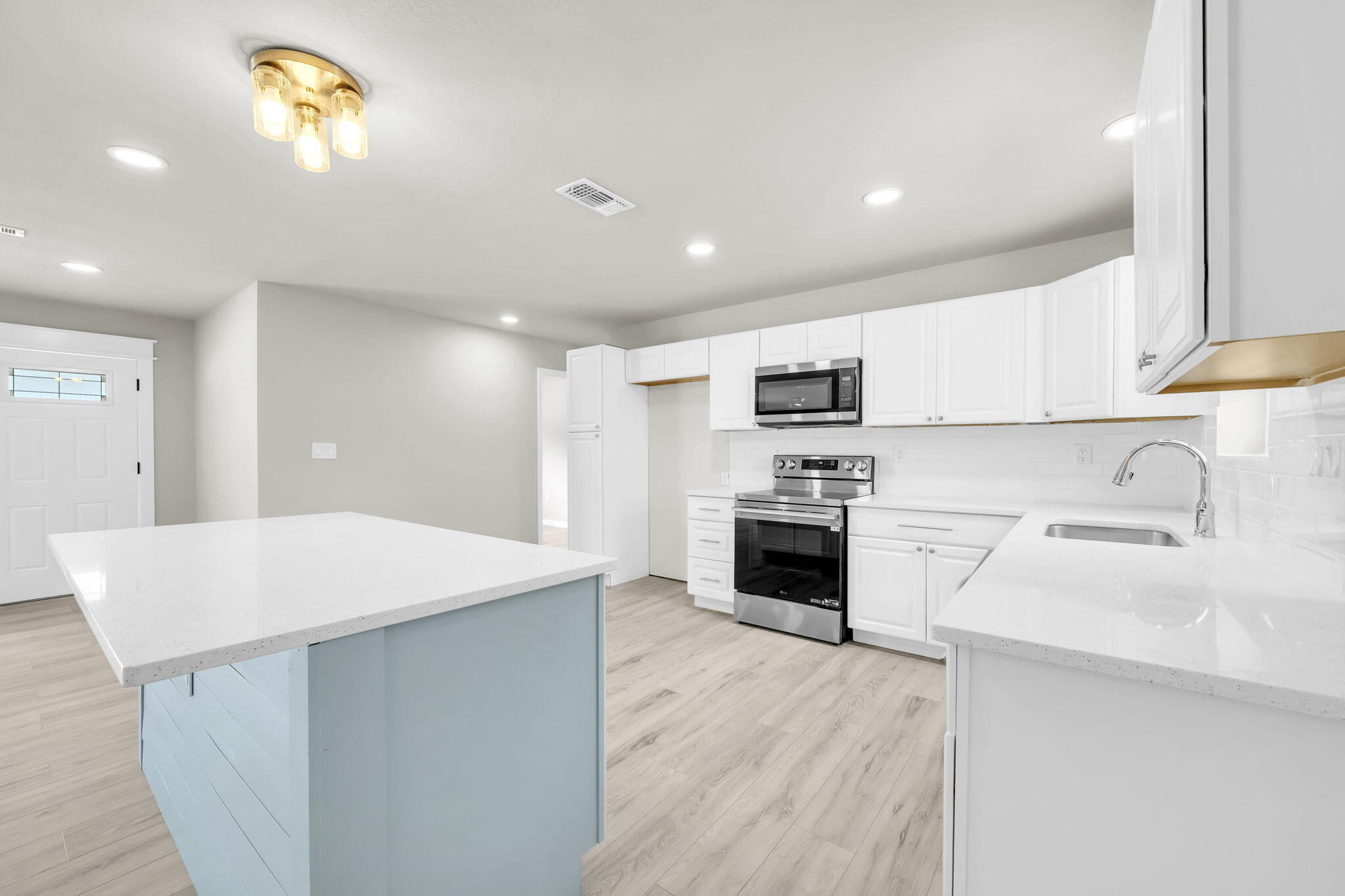 ELLIOTS POINT 10TH ADD ELLIOTTS - Residential