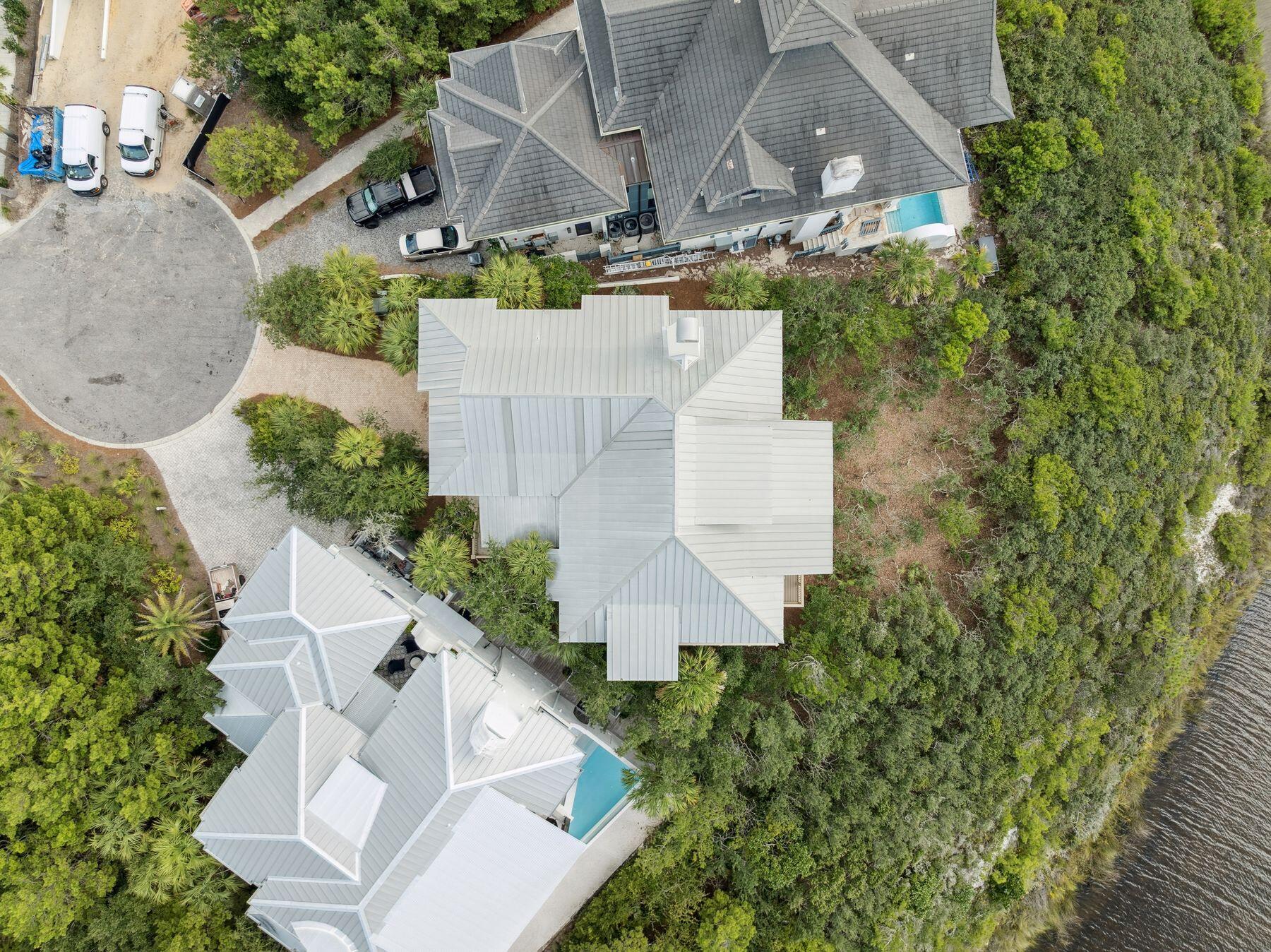 RETREAT THE - Residential