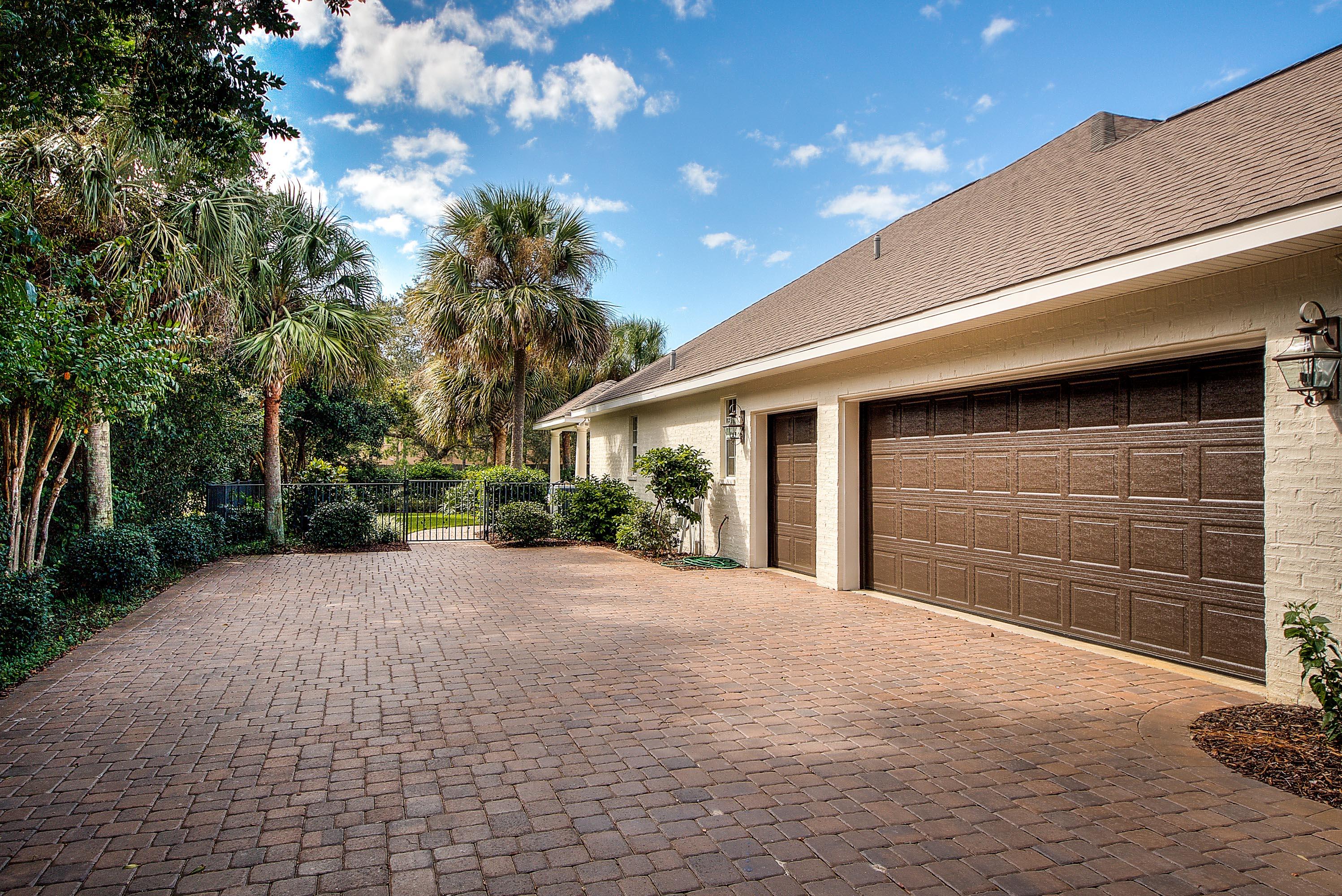 GOLF VIEW - Residential