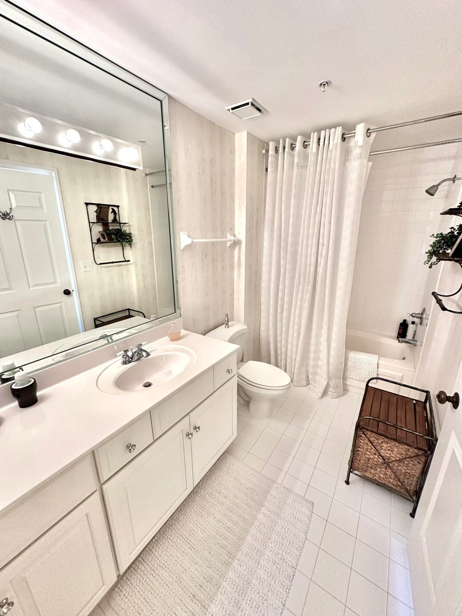 SOUTHWINDS III - Residential