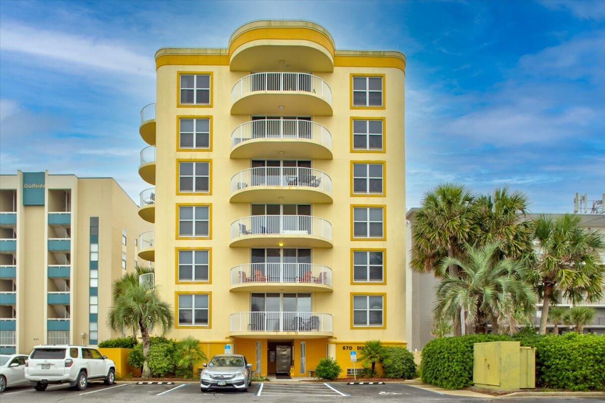 DUNE POINTE CONDOMINIUMS - Residential