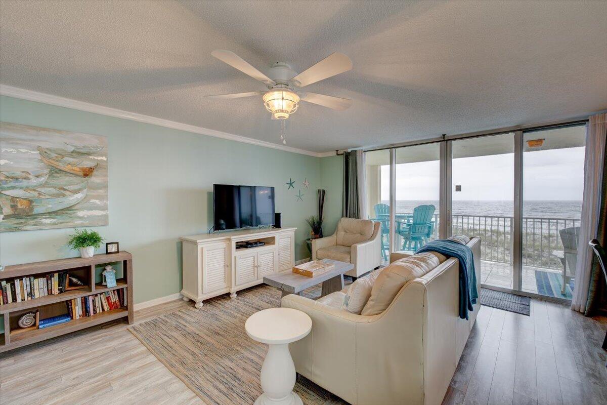 DUNE POINTE CONDOMINIUMS - Residential