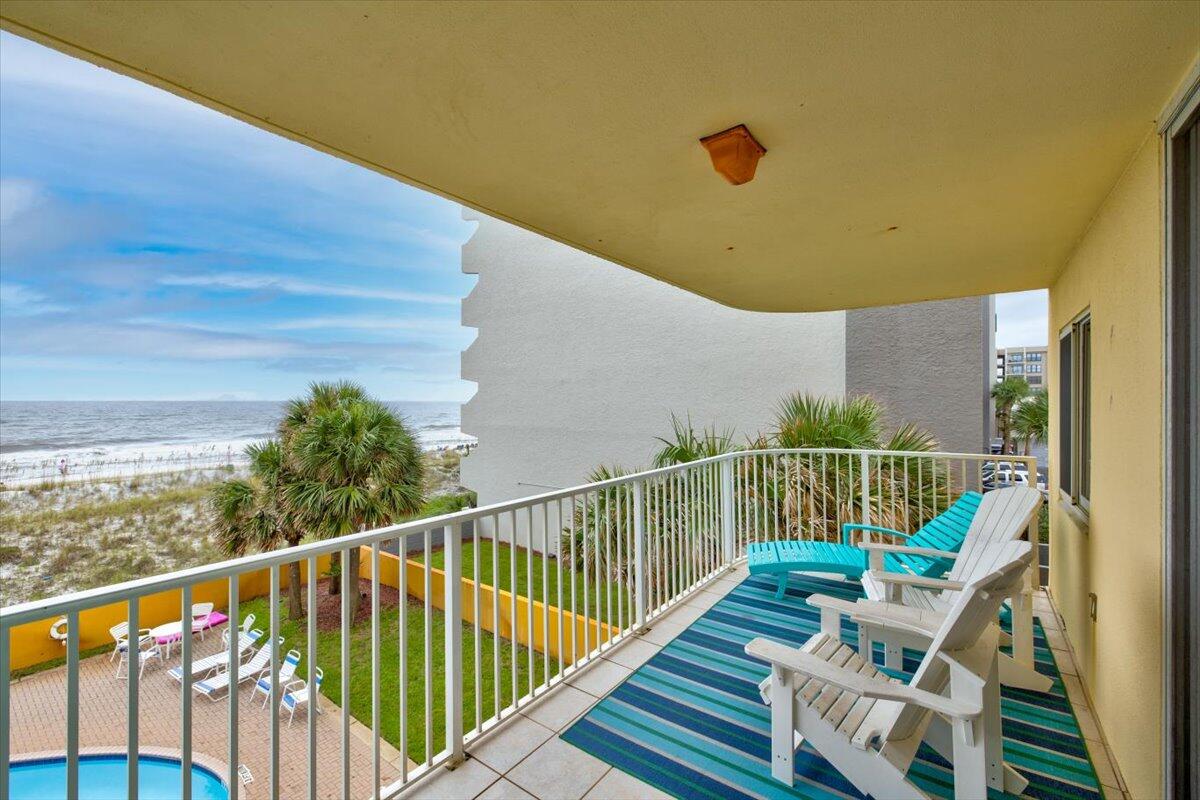 DUNE POINTE CONDOMINIUMS - Residential