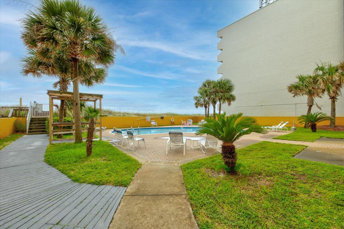 DUNE POINTE CONDOMINIUMS - Residential