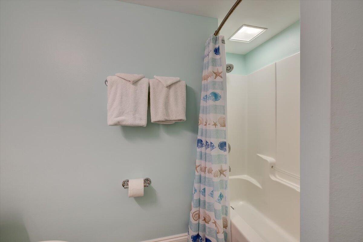DUNE POINTE CONDOMINIUMS - Residential