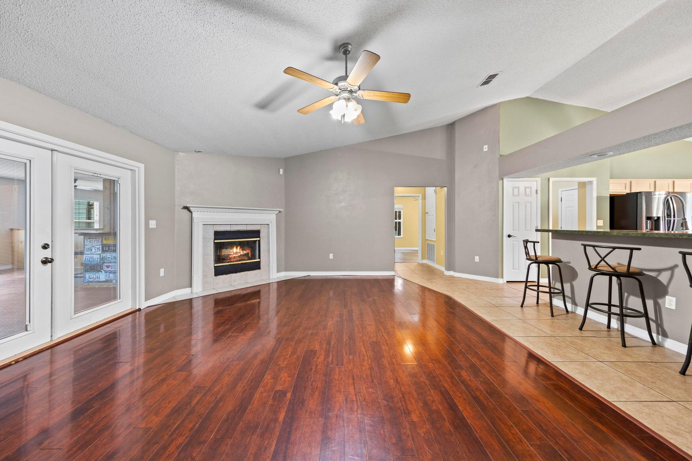 COUNTRYWOOD EST - Residential