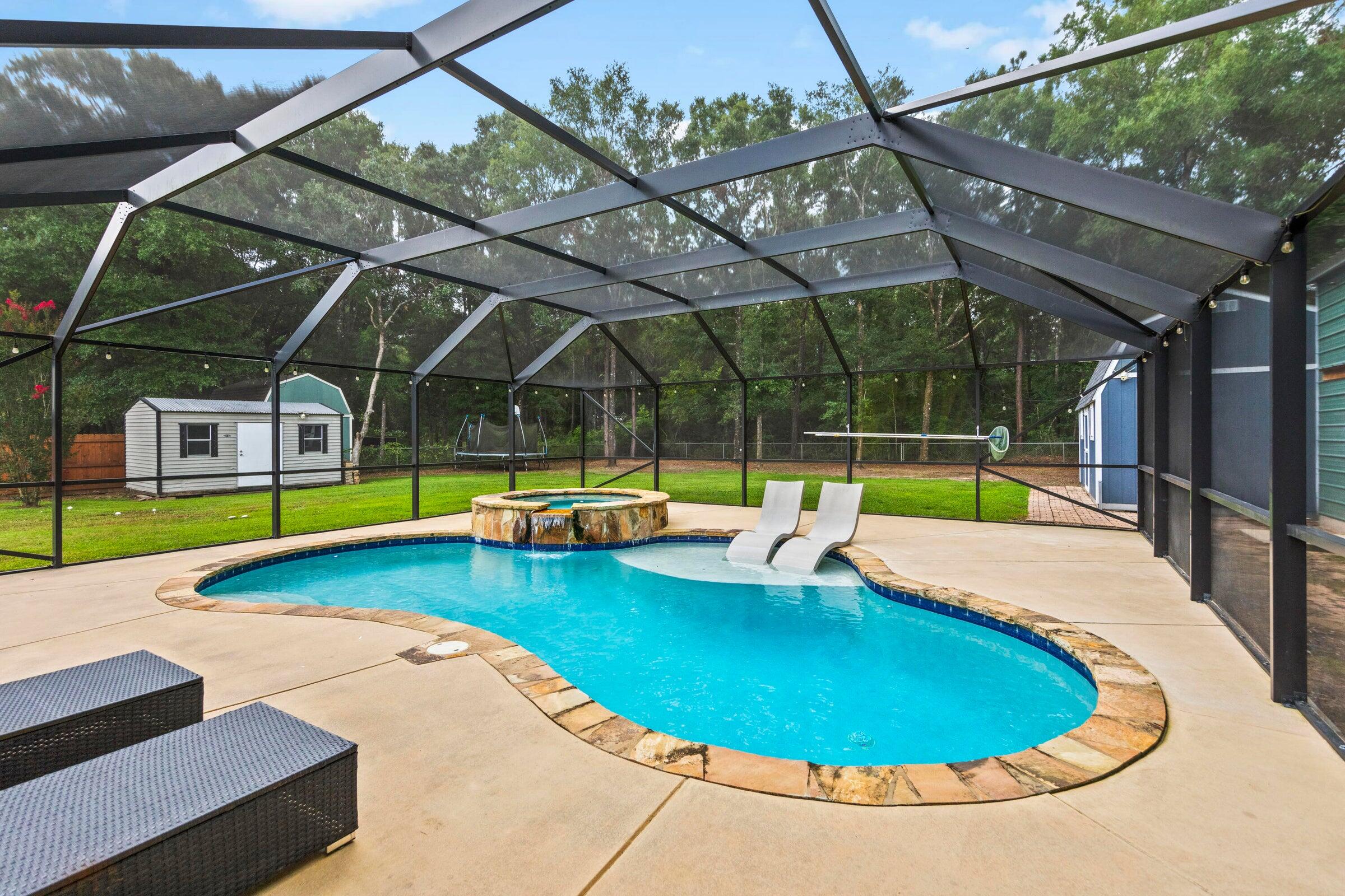 COUNTRYWOOD EST - Residential