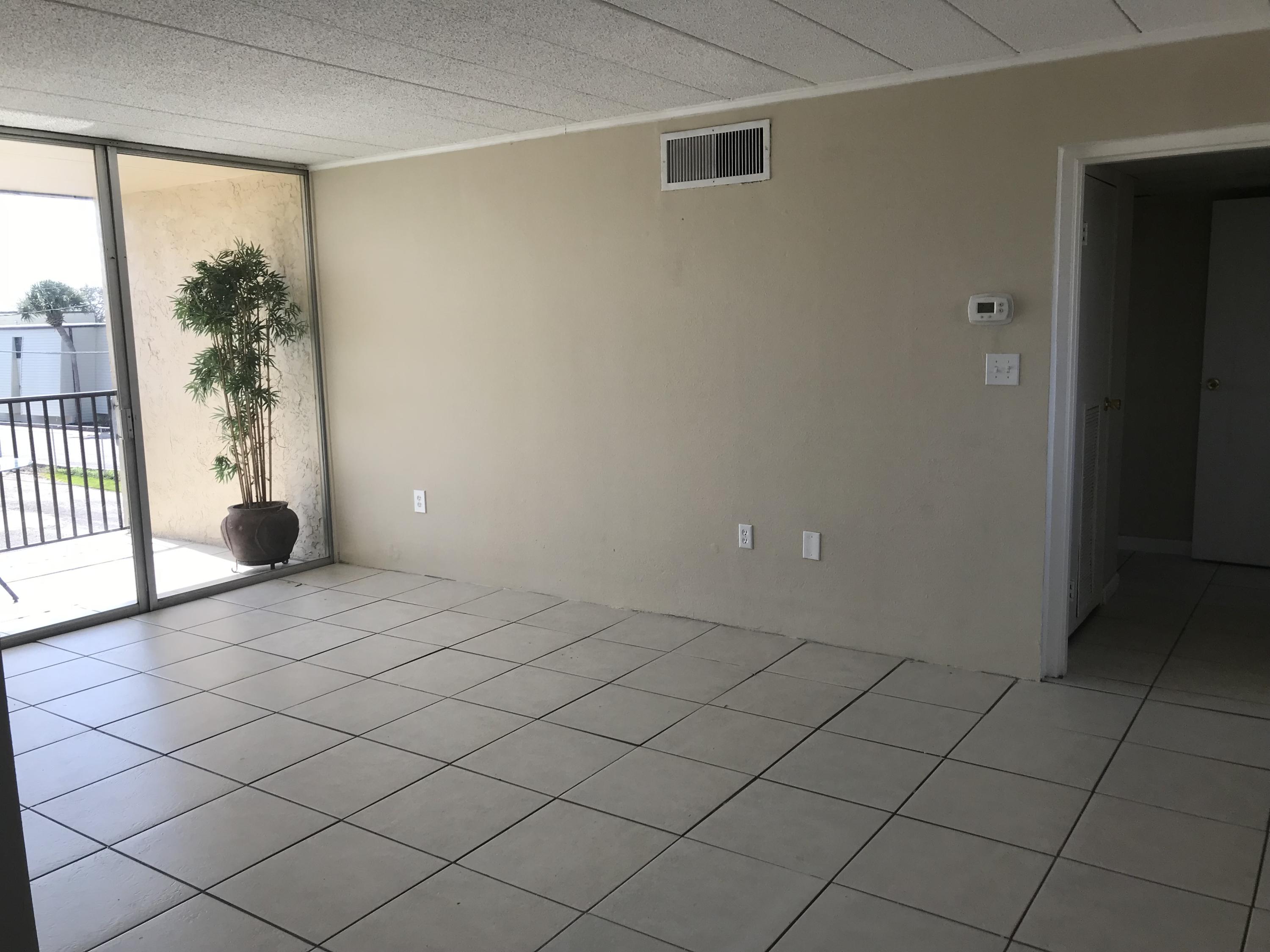 SEA PALM CONDO - Residential Lease