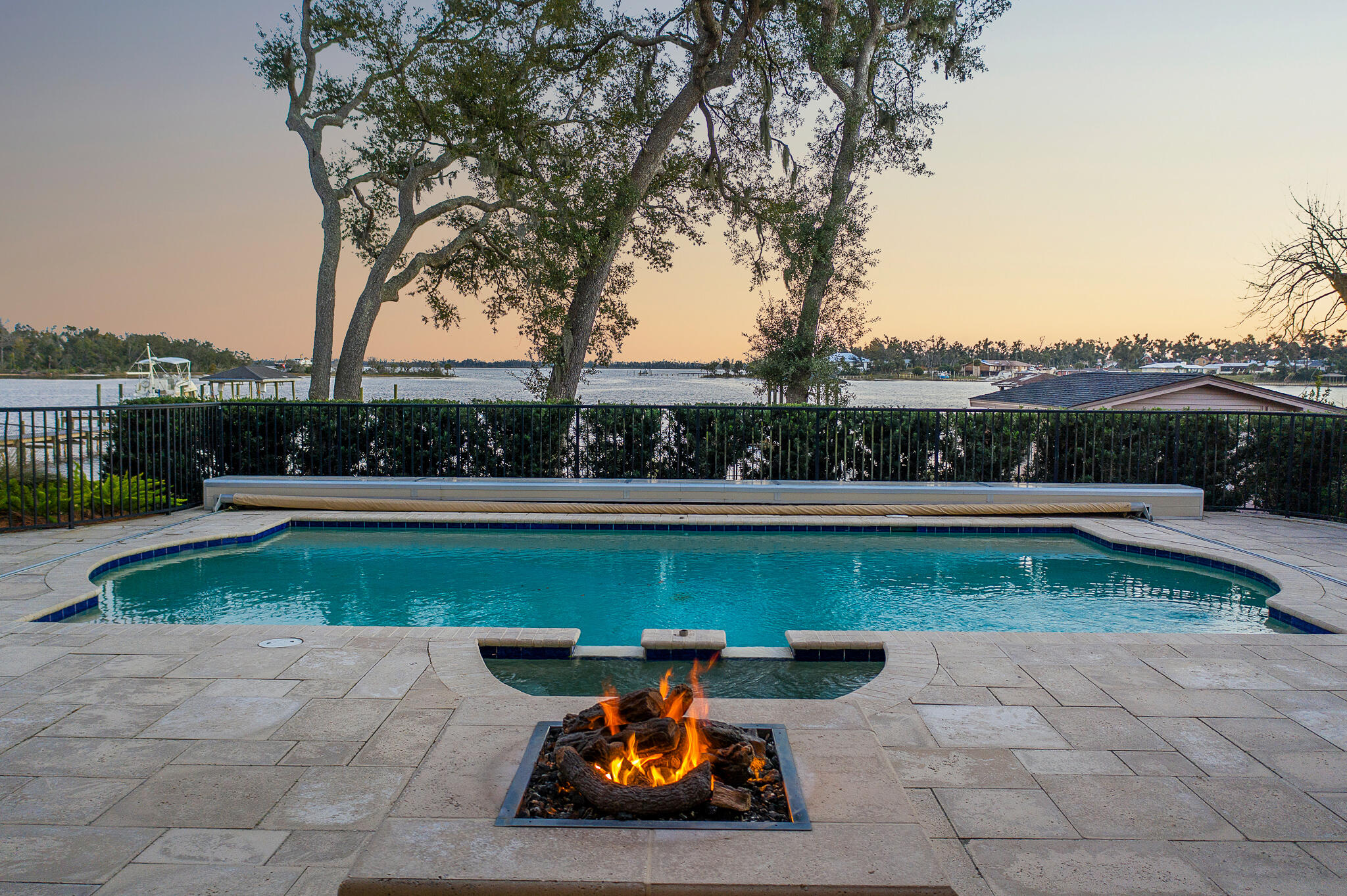 COVE TERRACE - Residential