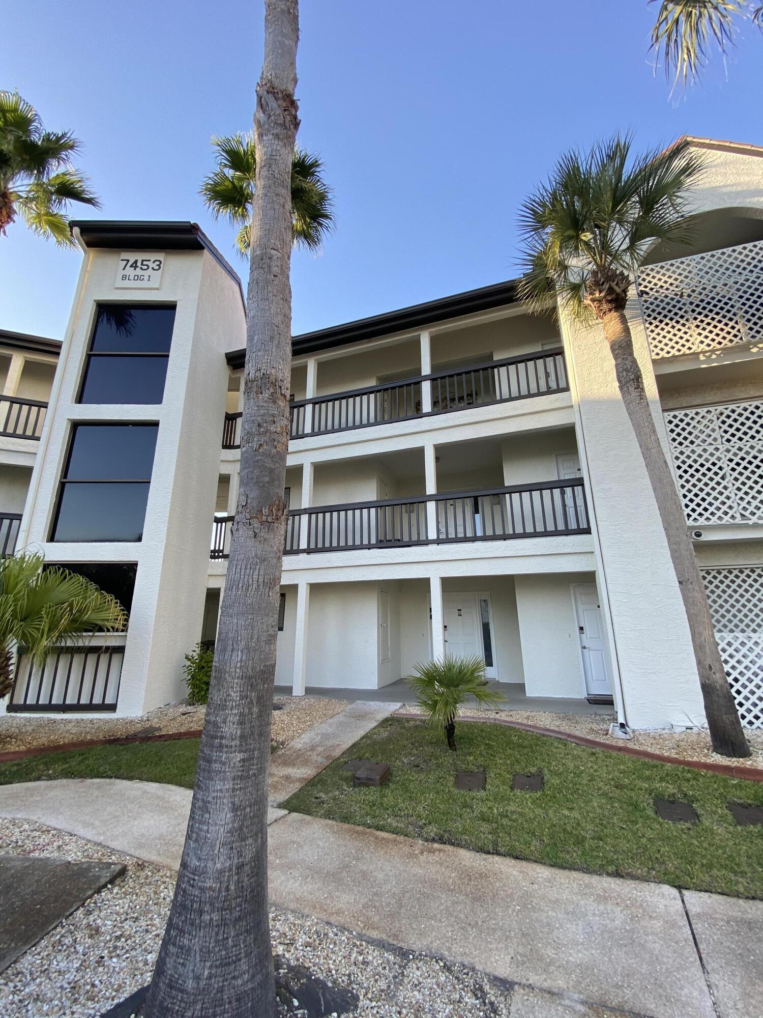 THE PALMS OF SUNSET HARBOR CONDOMINIUM - Residential