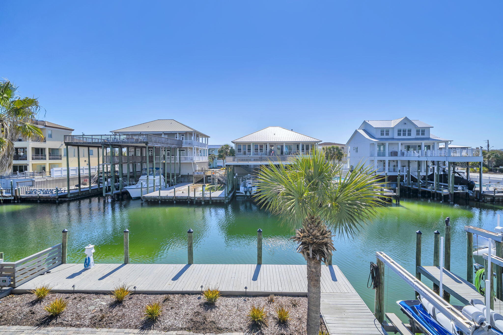 HOLIDAY ISLE - Residential