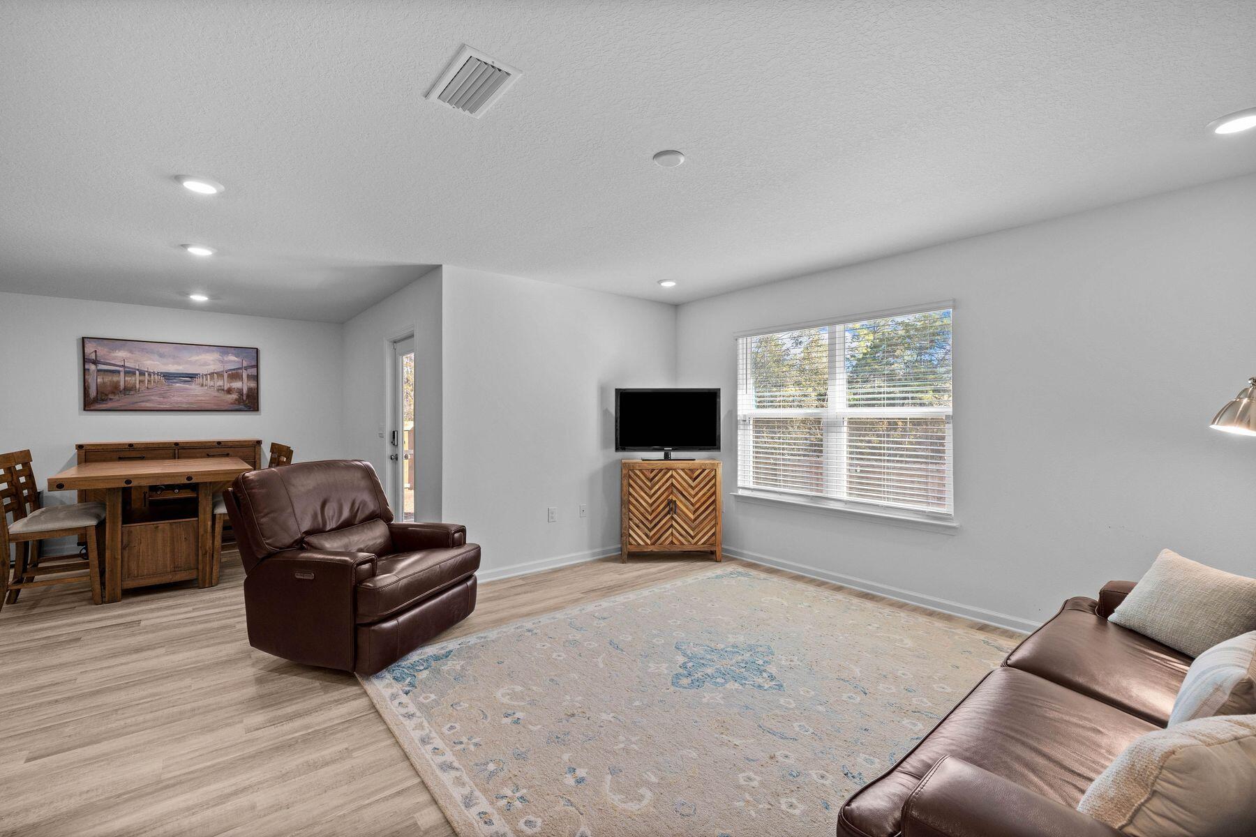 ASHTON PARK - Residential