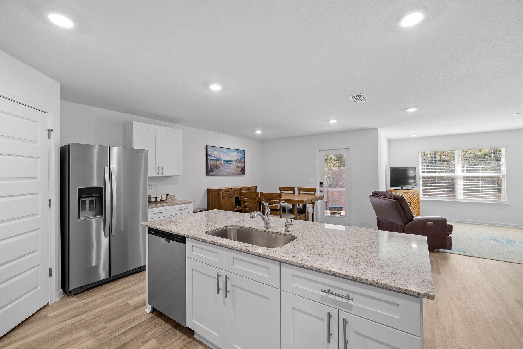 ASHTON PARK - Residential