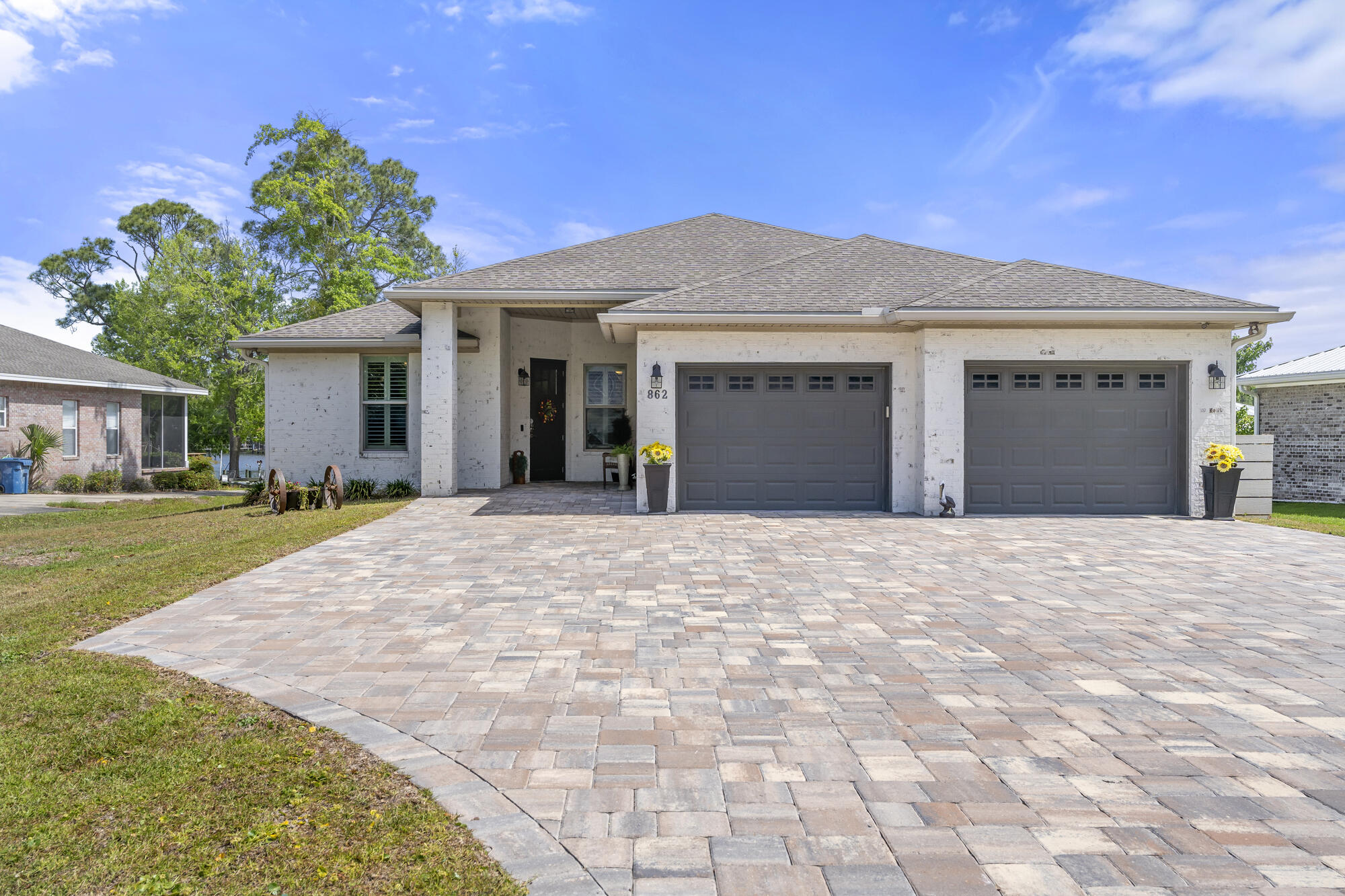 BAY GROVE - Residential