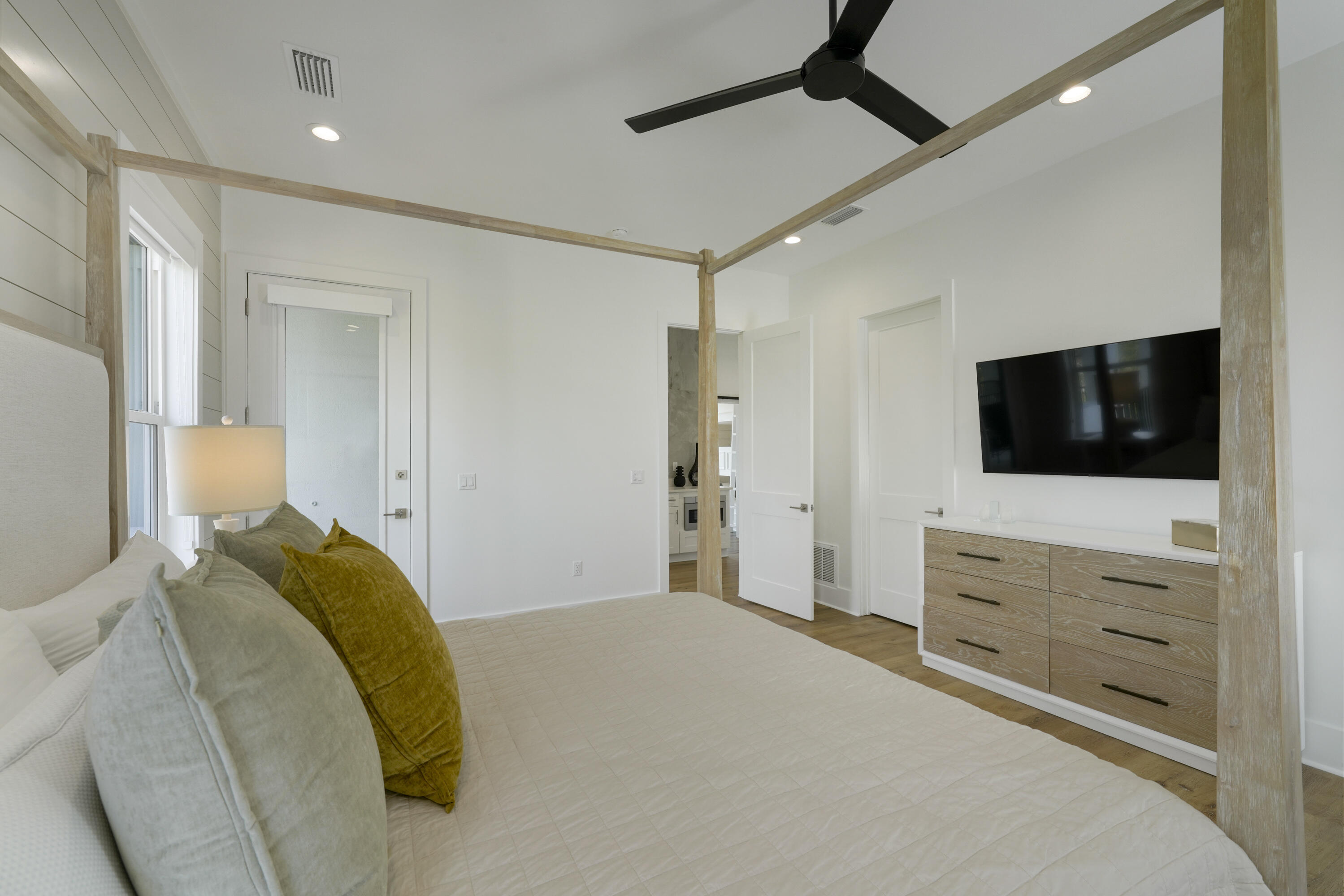 393 County hwy - Residential