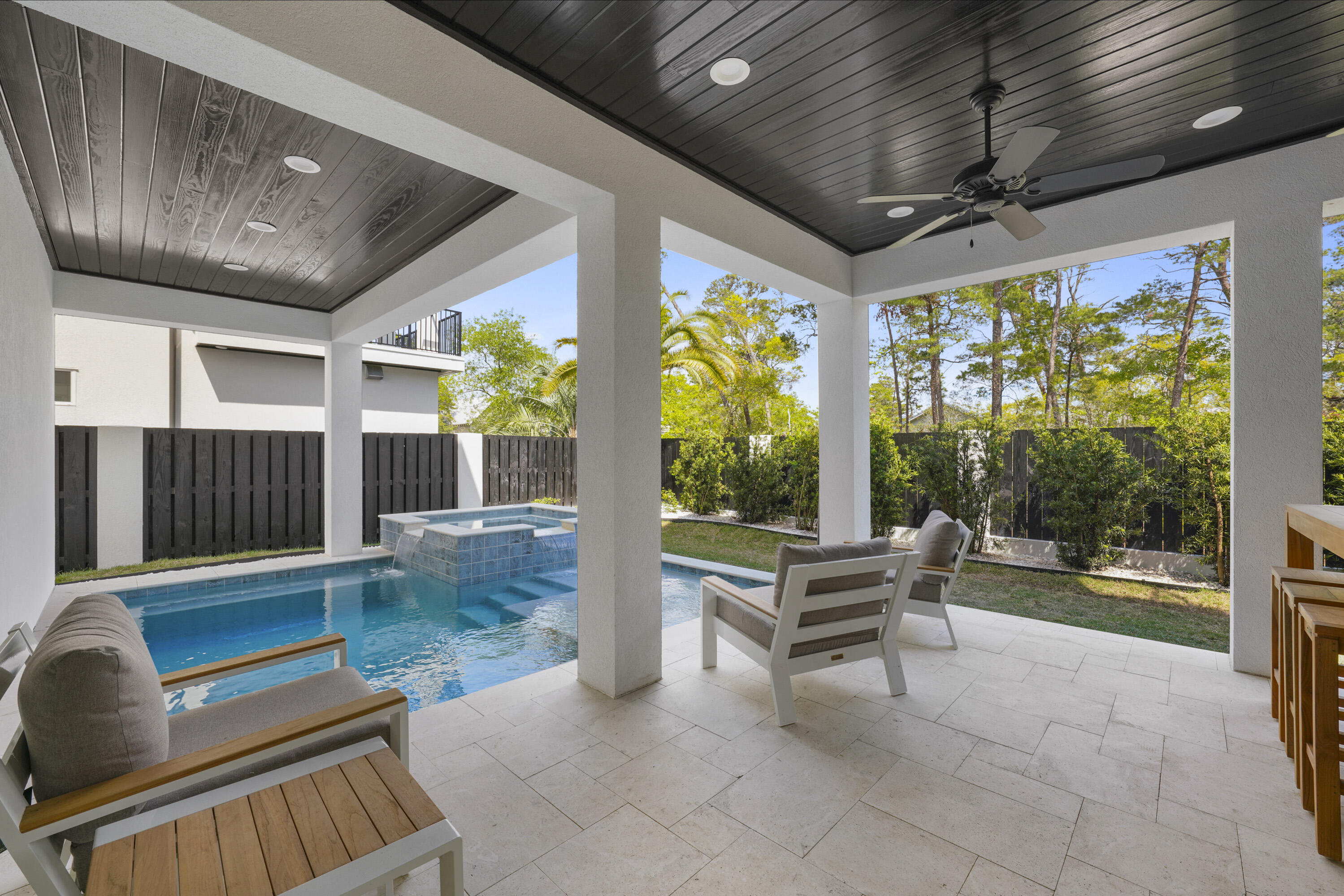393 County hwy - Residential