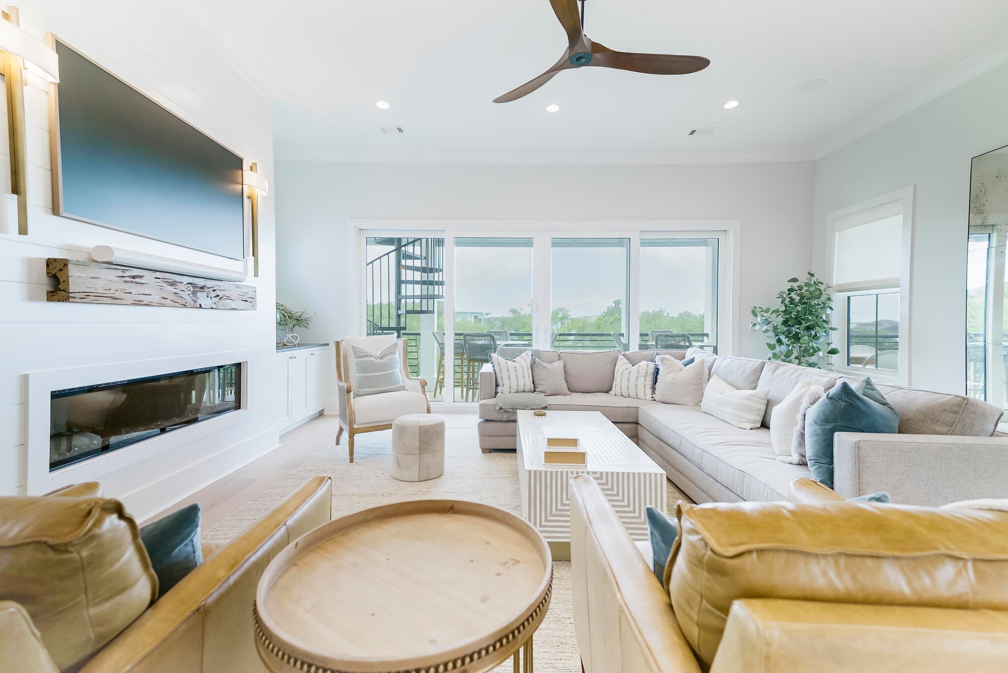 BEACH HIGHLAND - Residential