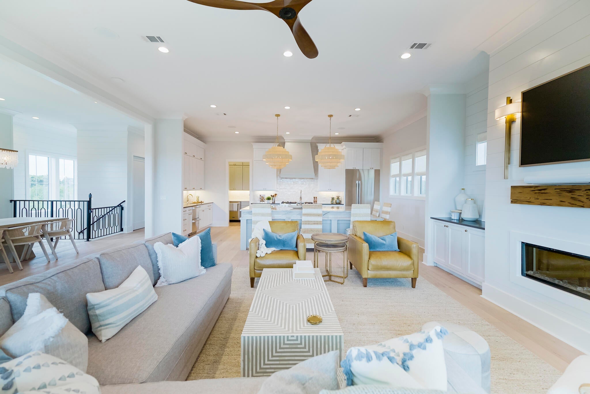 BEACH HIGHLAND - Residential