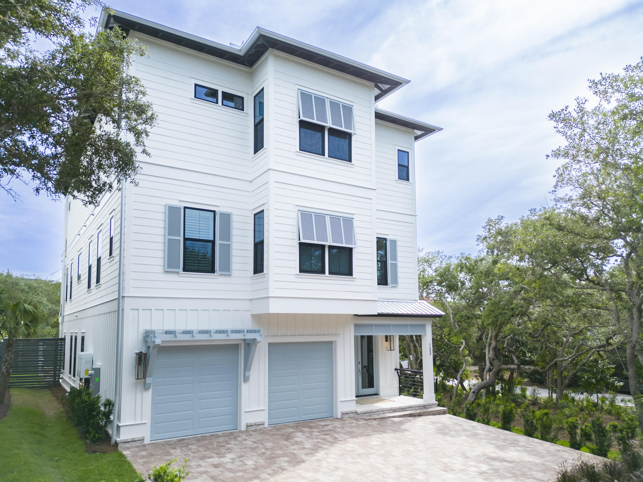 BEACH HIGHLAND - Residential