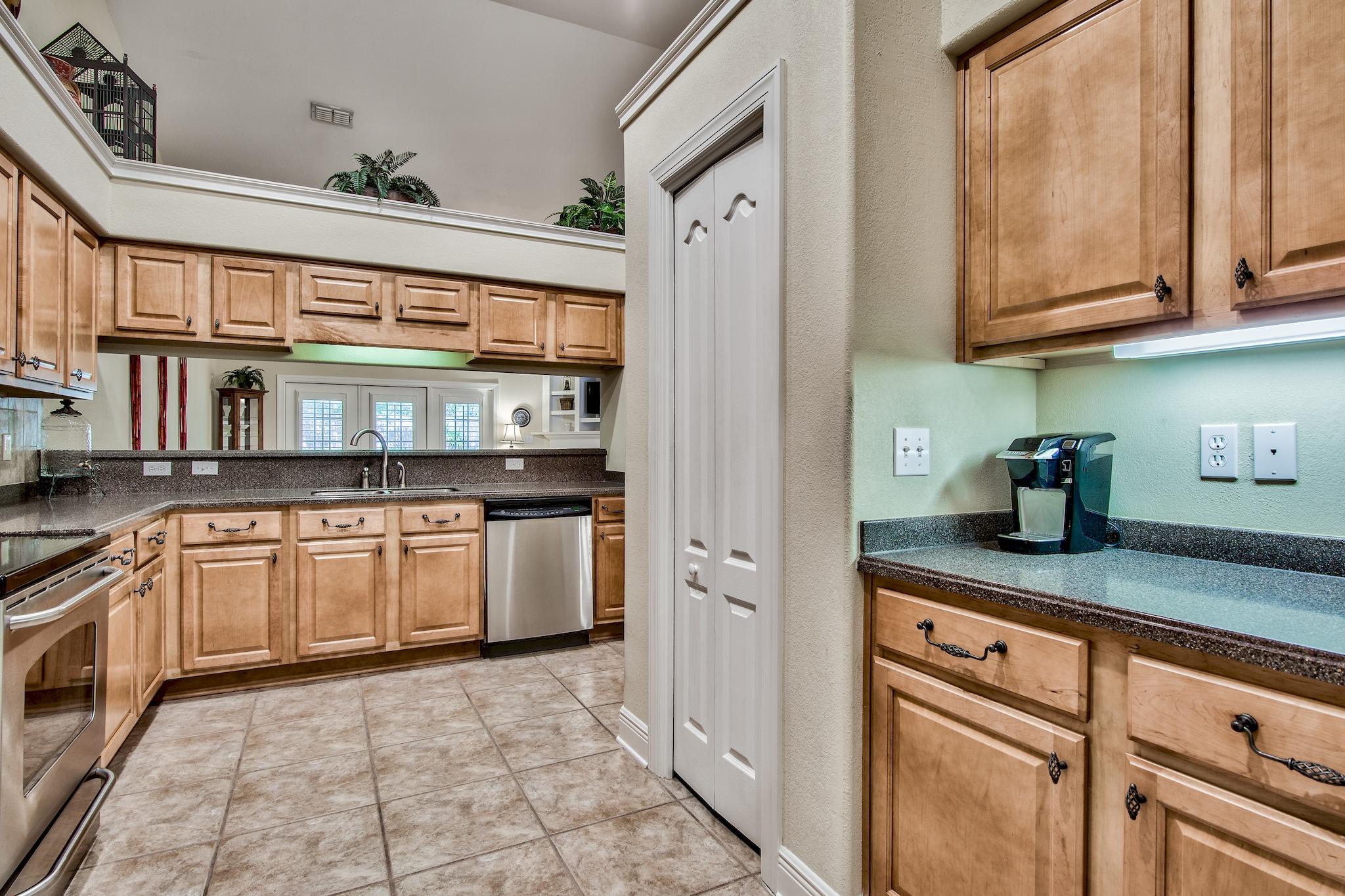 DIAMOND LAKES - Residential