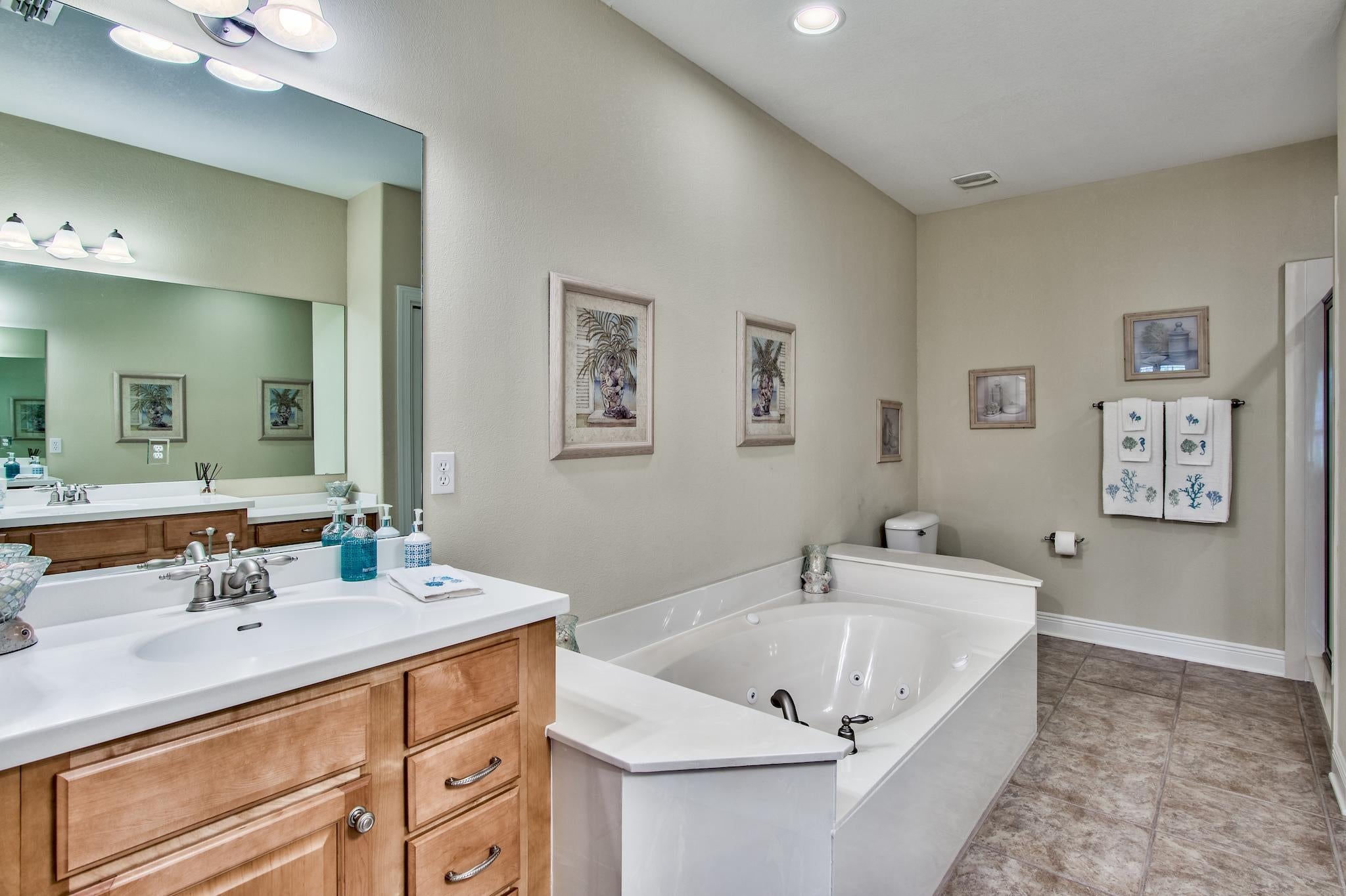 DIAMOND LAKES - Residential