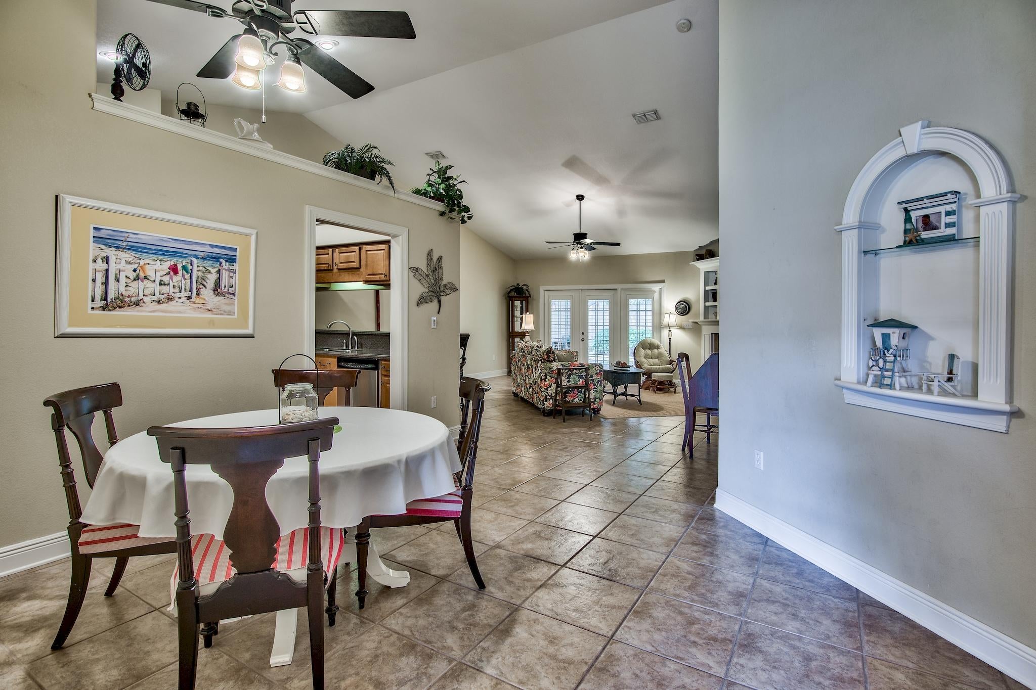 DIAMOND LAKES - Residential