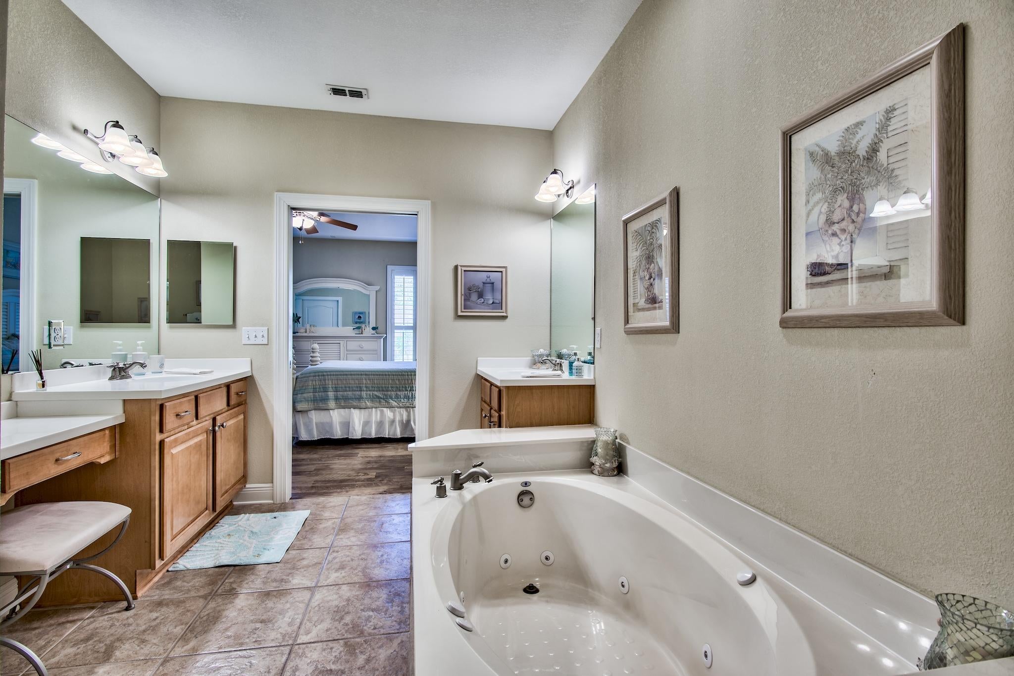 DIAMOND LAKES - Residential